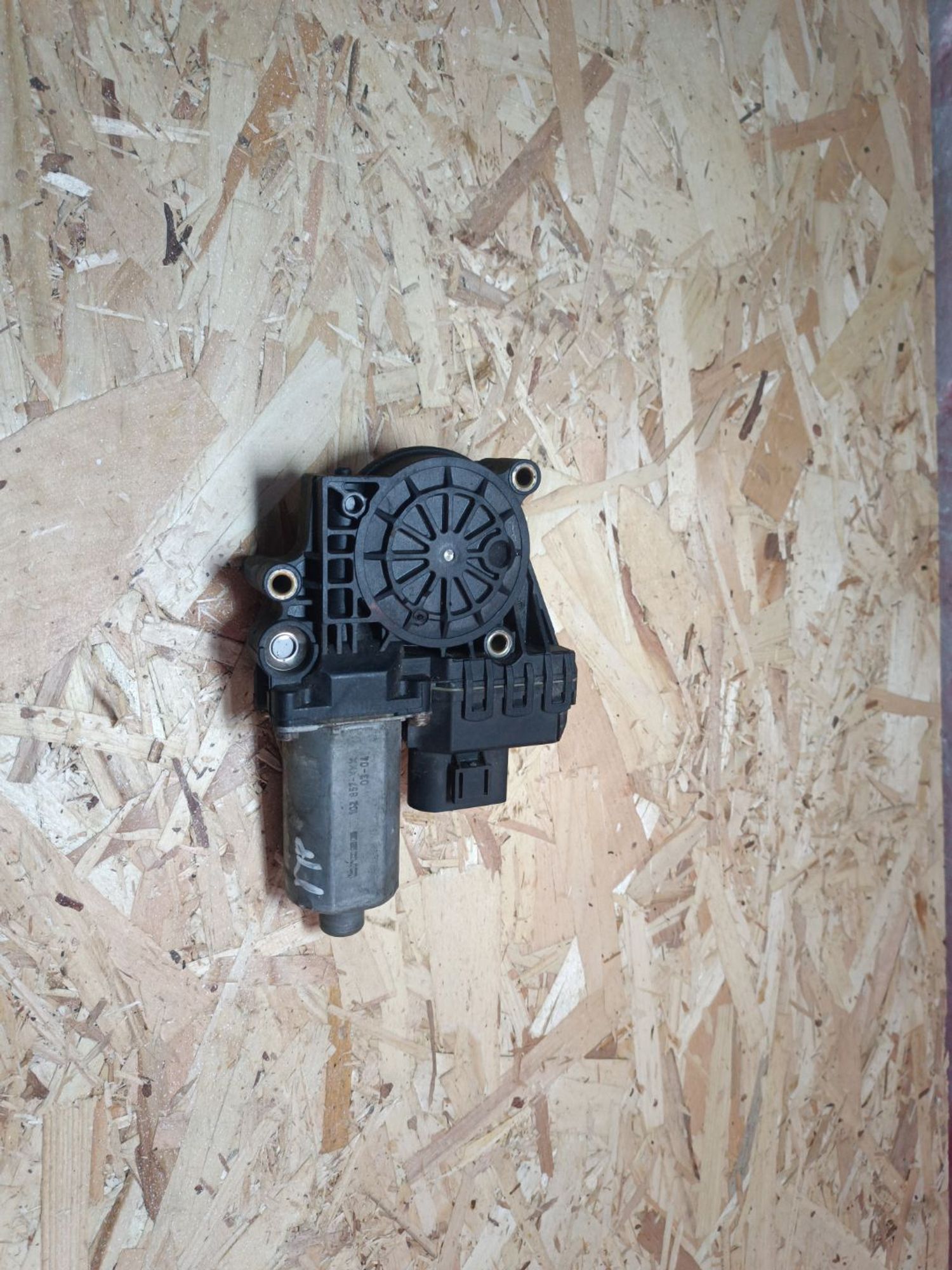 https://ycs.partsauto.market/partsauto-images/thmbs/userImages/8029f6437d5d02dac36f934fd72097e9/part/e6379b44-a17c-4253-9d0d-48d7d2cf0351_1789038709525.jpg