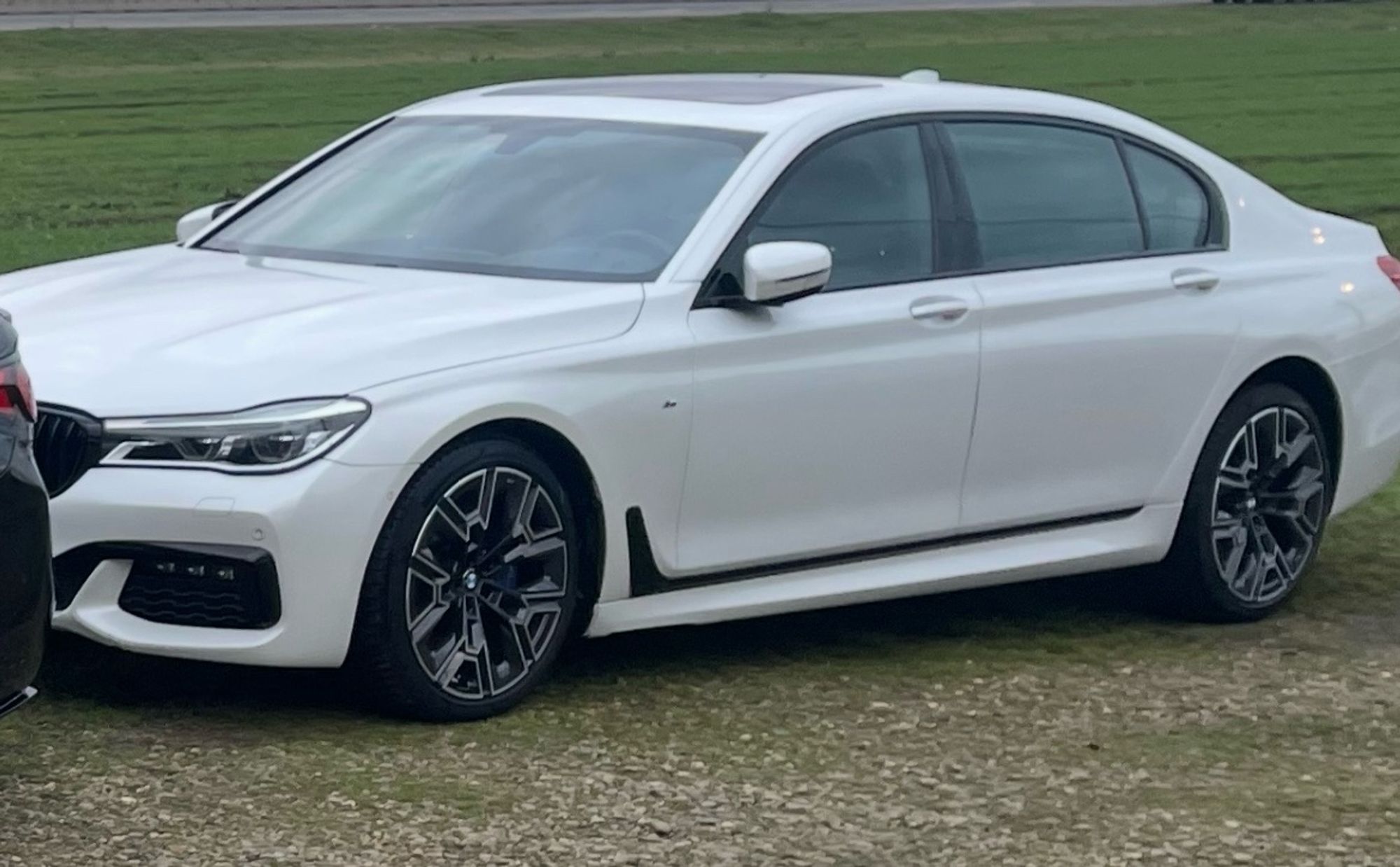 https://ycs.partsauto.market/partsauto-images/thmbs/userImages/82798d1dea2c19ada63d093c70529e74/car/389c67f9-81bd-4bca-87b4-c8b4e73ee8e6_1781098143388.jpg