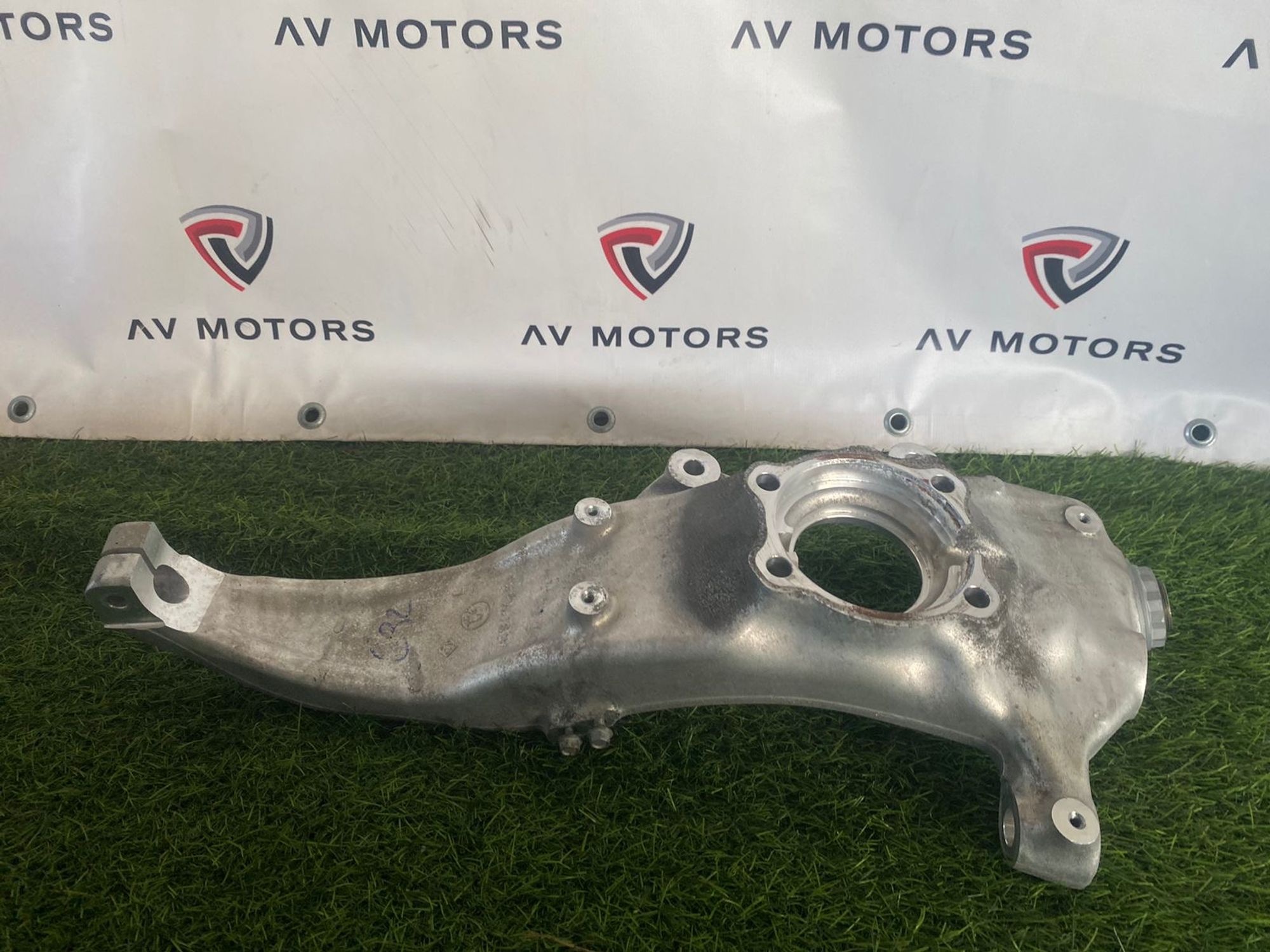 https://ycs.partsauto.market/partsauto-images/thmbs/userImages/82798d1dea2c19ada63d093c70529e74/part/0563c88d-2f45-4475-9a36-46b1bebbe3be_1770107353702.jpg