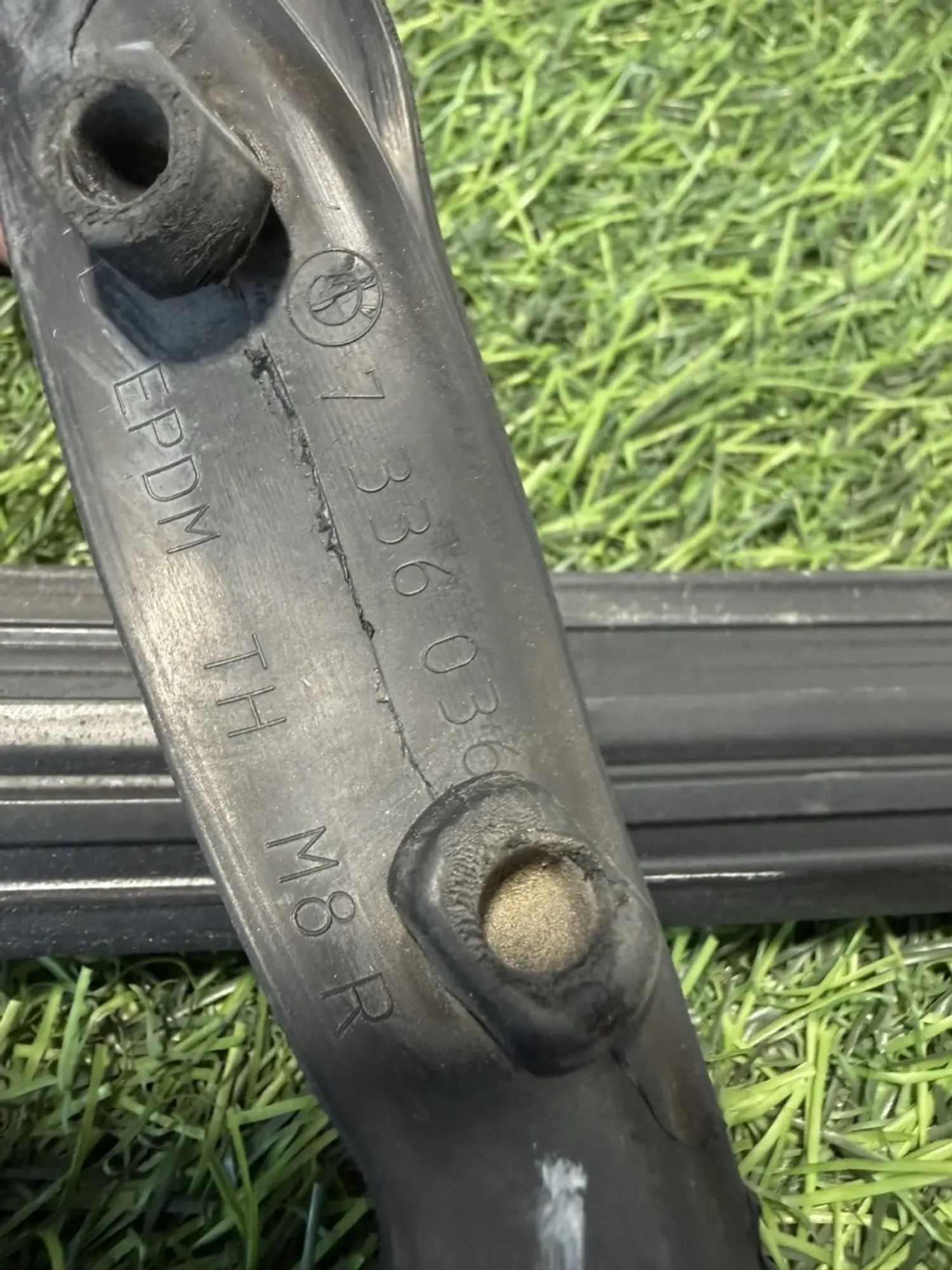 https://ycs.partsauto.market/partsauto-images/thmbs/userImages/82798d1dea2c19ada63d093c70529e74/part/089efaa6-f098-4c53-aee5-96eb9c8651c4_1781528615203.jpg