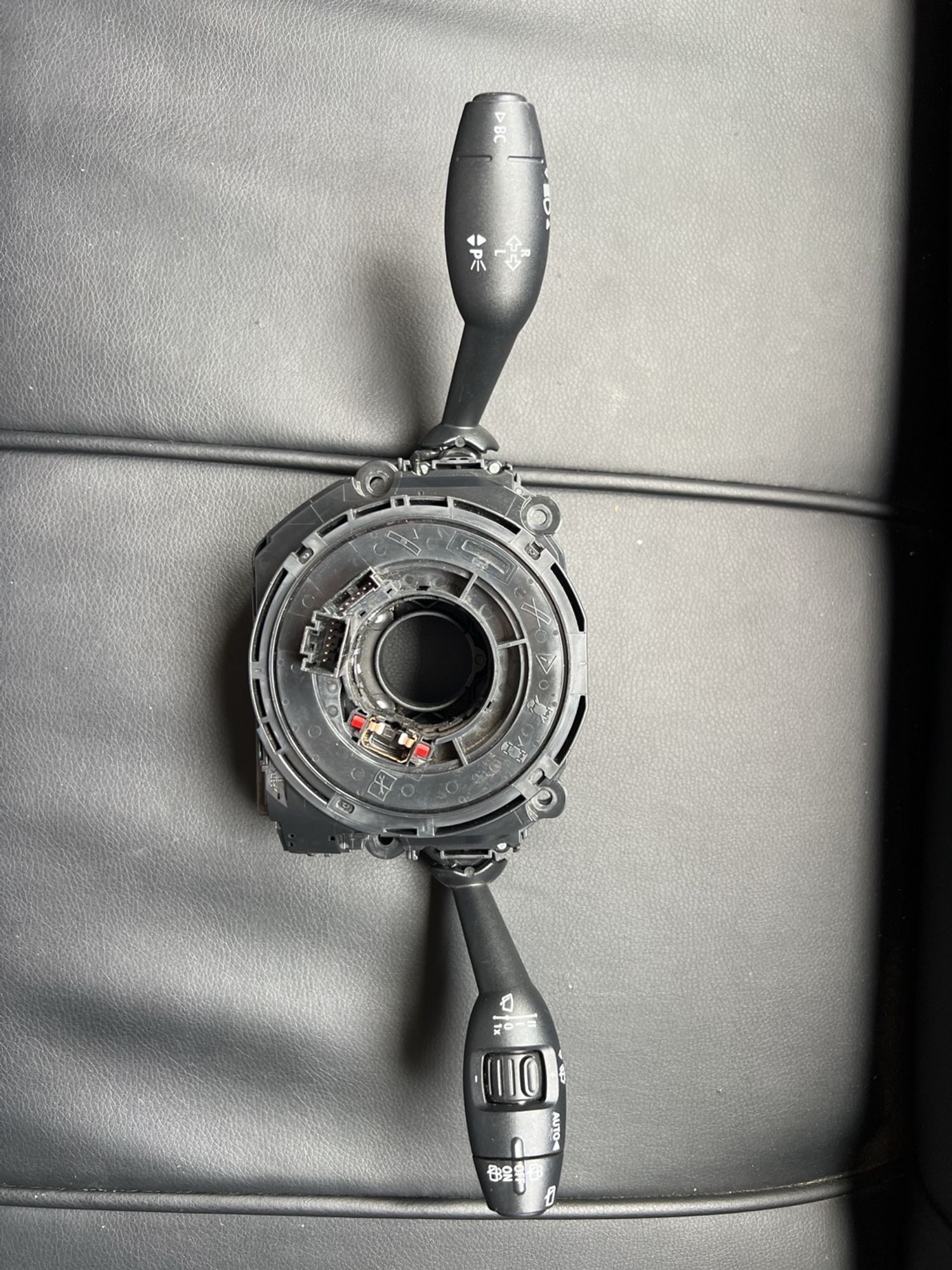 https://ycs.partsauto.market/partsauto-images/thmbs/userImages/82798d1dea2c19ada63d093c70529e74/part/08c41456-71bb-470d-acfb-27122d06b489_1720605701584.jpg