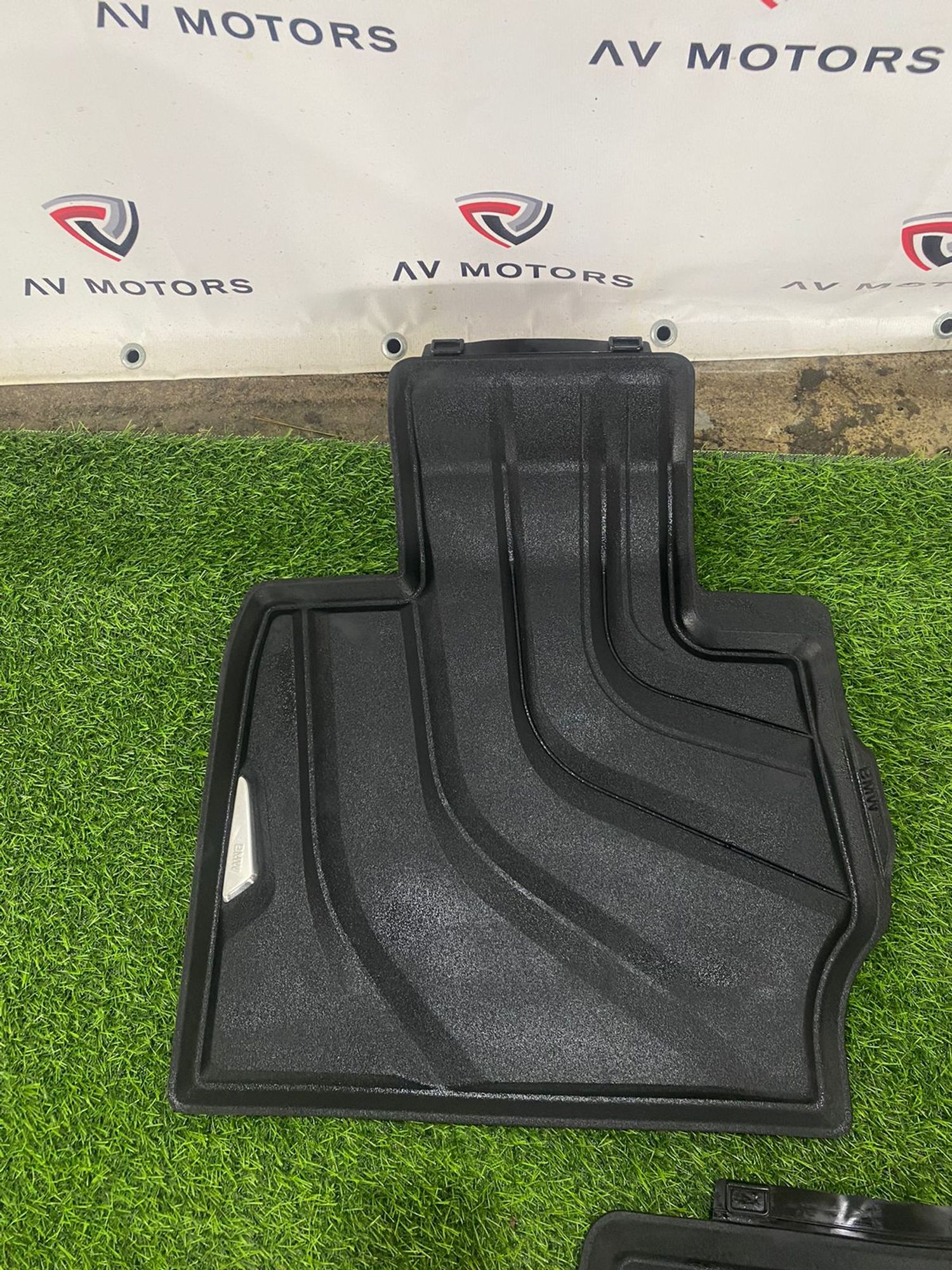 https://ycs.partsauto.market/partsauto-images/thmbs/userImages/82798d1dea2c19ada63d093c70529e74/part/0aa24351-fb34-4f5c-bb8a-a7949f28b1d0_1750153040015.jpg