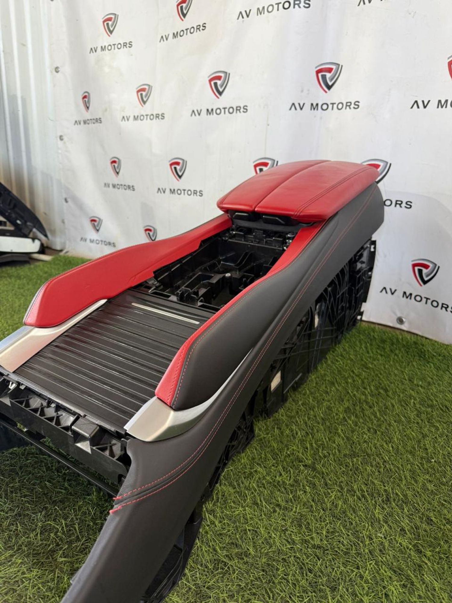 https://ycs.partsauto.market/partsauto-images/thmbs/userImages/82798d1dea2c19ada63d093c70529e74/part/10f3cd37-ea20-477f-ab4e-2e3875041223_1777903986109.jpg