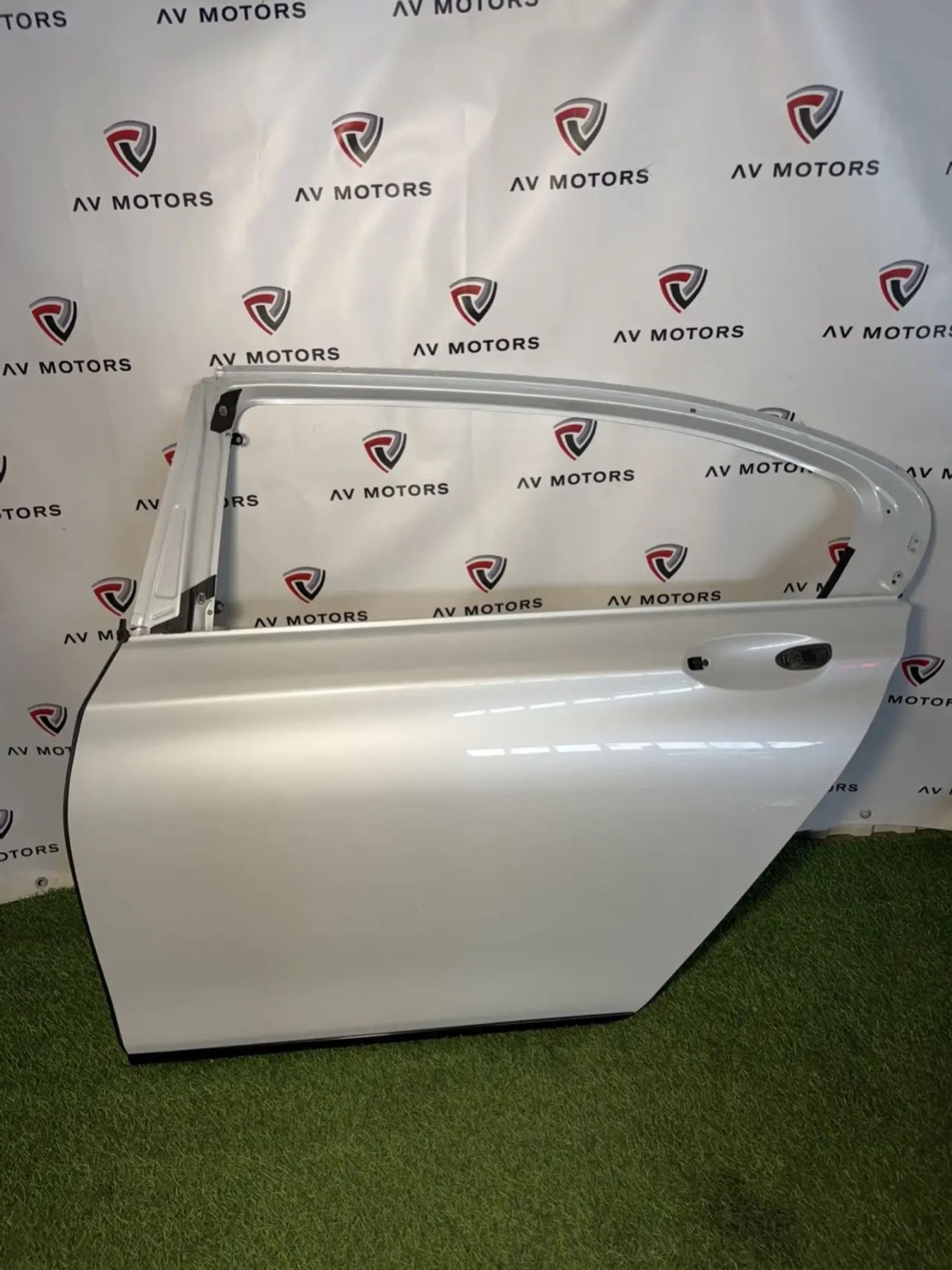 https://ycs.partsauto.market/partsauto-images/thmbs/userImages/82798d1dea2c19ada63d093c70529e74/part/14d6b841-8894-4cb1-b323-ad5877ad6356_1781179693129.jpg