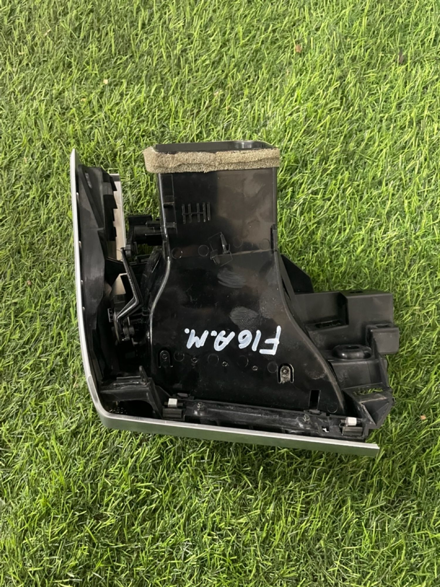 https://ycs.partsauto.market/partsauto-images/thmbs/userImages/82798d1dea2c19ada63d093c70529e74/part/15b3e5ca-8349-41f2-8c12-8e0f06823f20_1781597661954.jpg