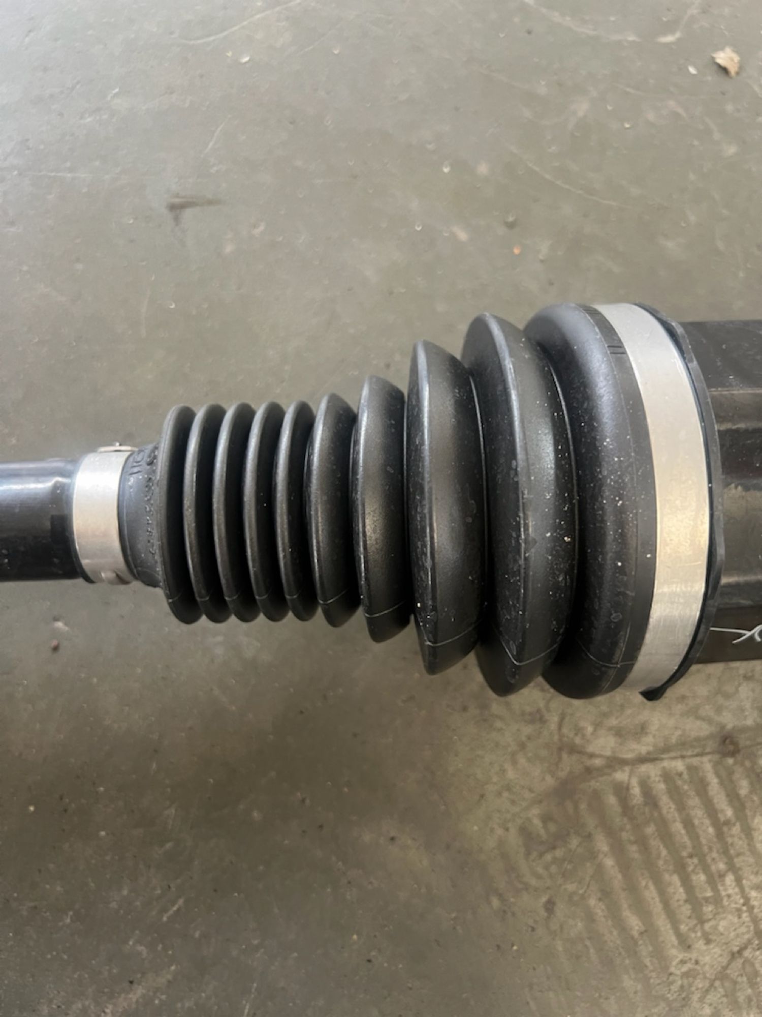 https://ycs.partsauto.market/partsauto-images/thmbs/userImages/82798d1dea2c19ada63d093c70529e74/part/1e3850c5-e9f1-444a-85bd-26bfd365c21e_1720706588082.jpg