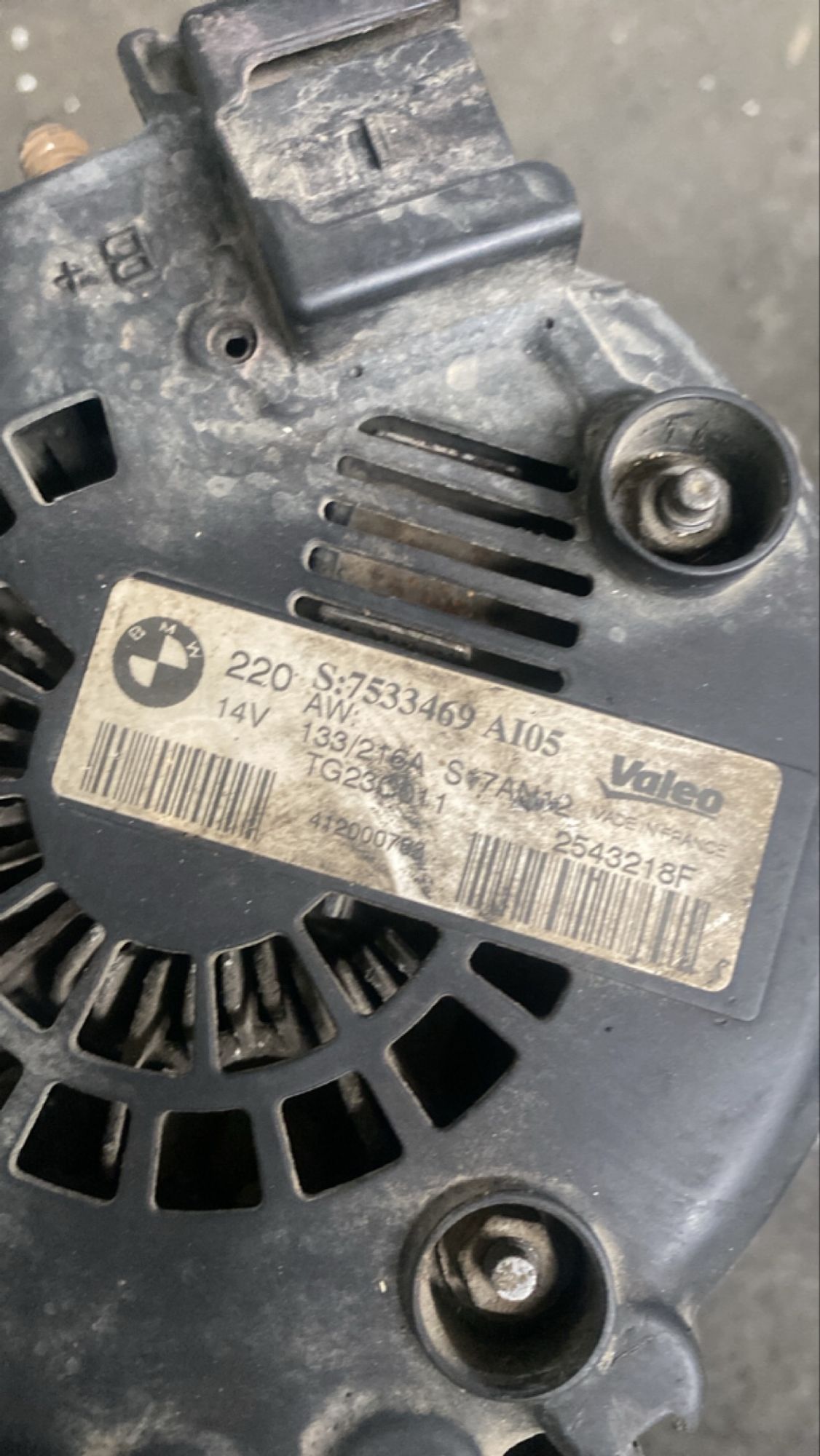 https://ycs.partsauto.market/partsauto-images/thmbs/userImages/82798d1dea2c19ada63d093c70529e74/part/21b039f0-6ea7-4926-a09a-012bb76cc3b9_1732024756488.jpg