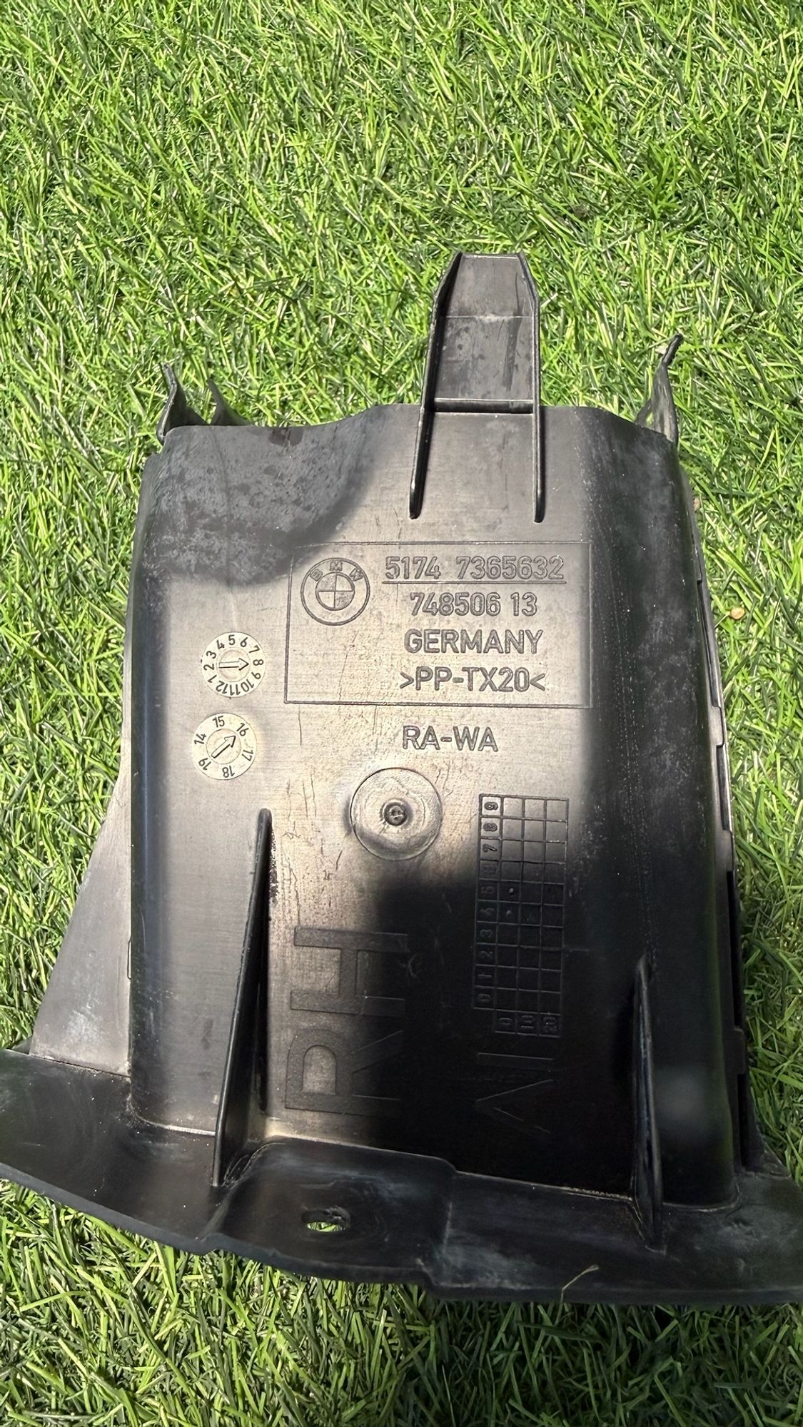 https://ycs.partsauto.market/partsauto-images/thmbs/userImages/82798d1dea2c19ada63d093c70529e74/part/21b496c8-c220-42df-bae7-a0e855c677f9_1781094007952.jpg