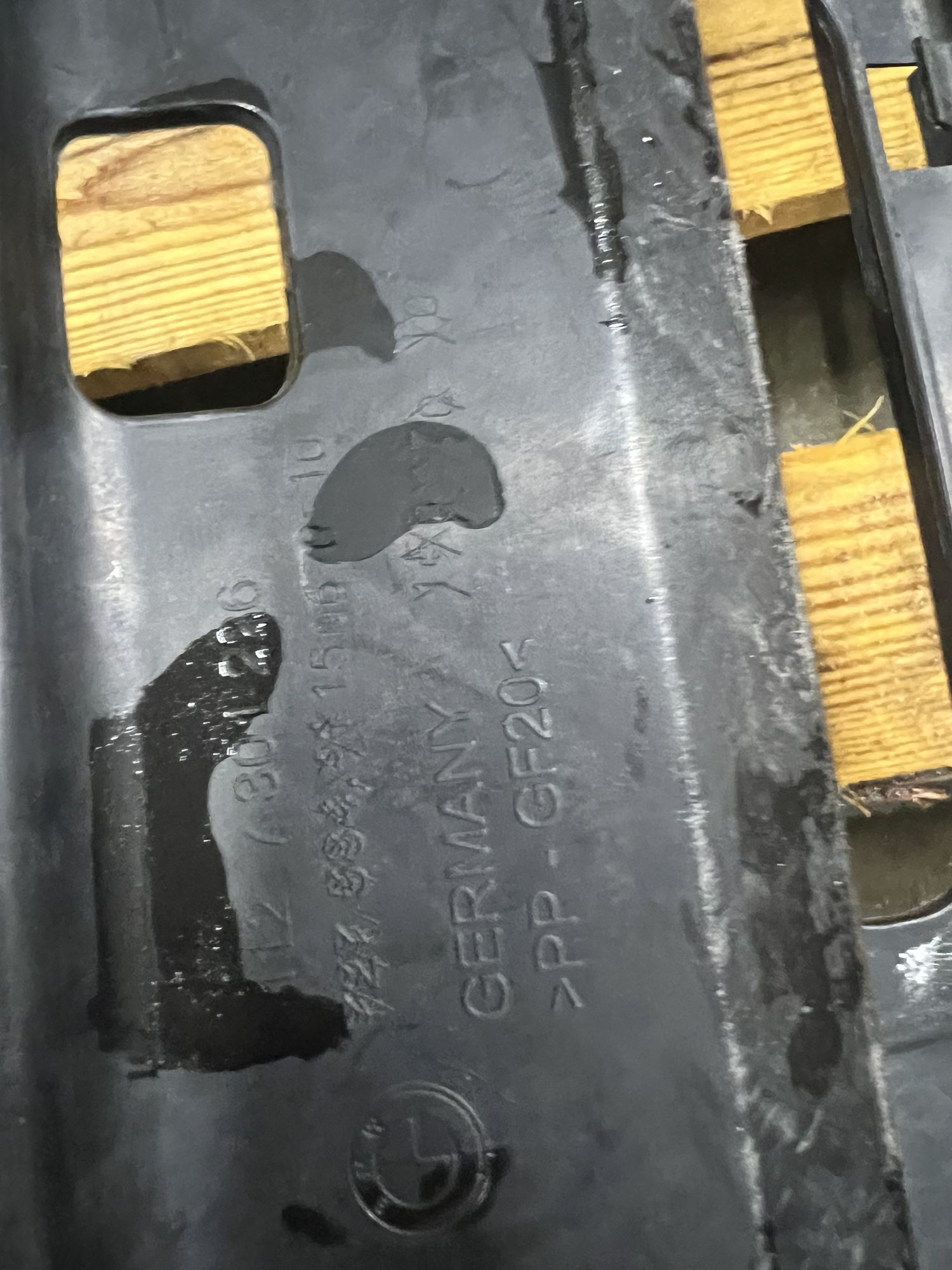 https://ycs.partsauto.market/partsauto-images/thmbs/userImages/82798d1dea2c19ada63d093c70529e74/part/222342fc-688e-4a9f-adbb-476214c5dc2b_1701705272131.jpg