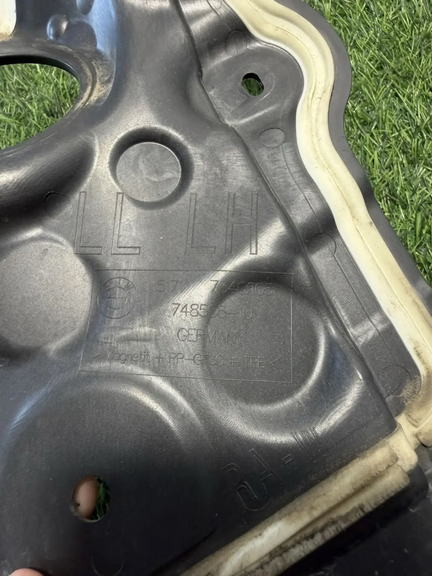 https://ycs.partsauto.market/partsauto-images/thmbs/userImages/82798d1dea2c19ada63d093c70529e74/part/249fc8a2-8038-4a86-872e-93d332c13346_1781169173756.jpg