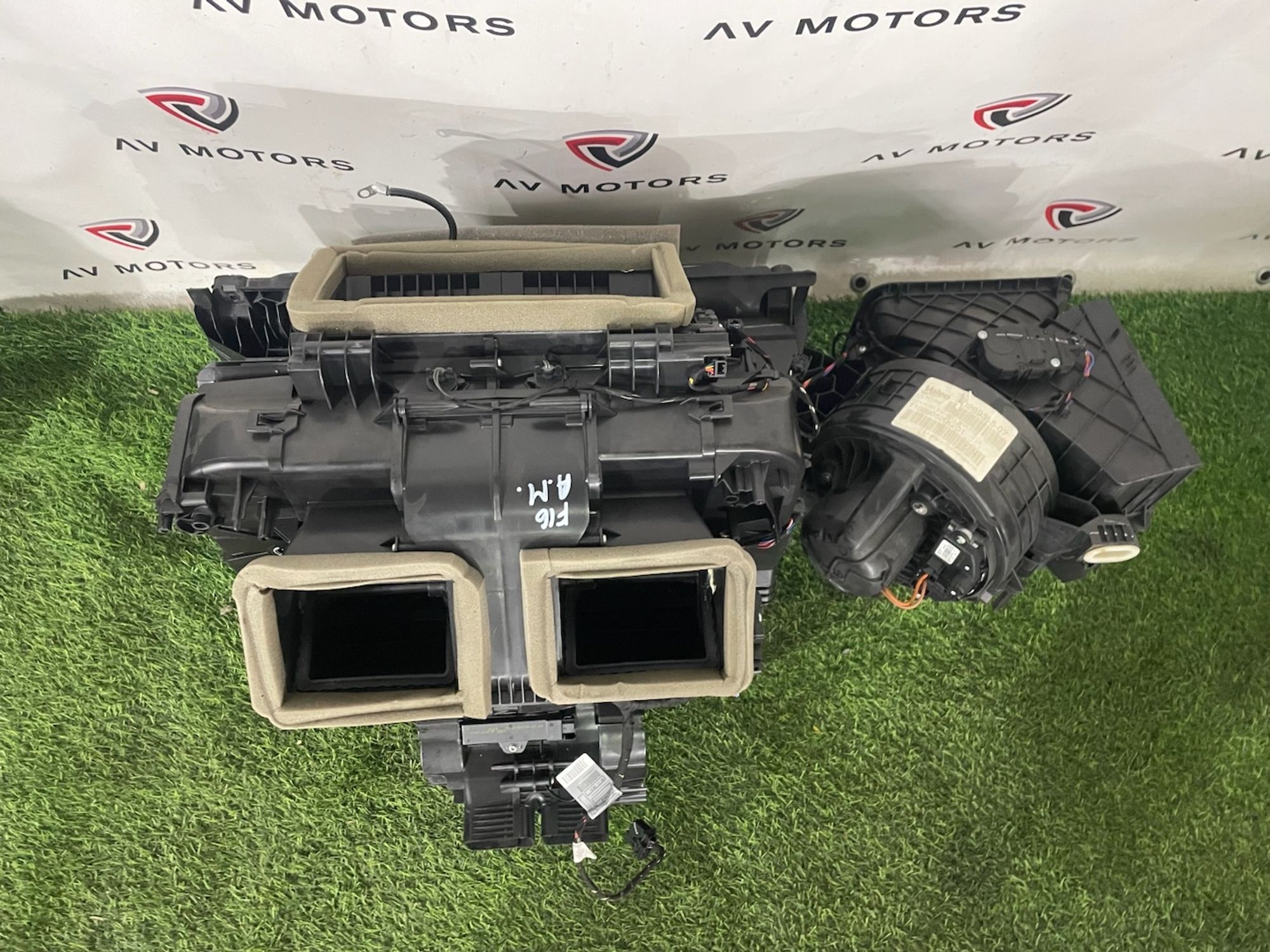 https://ycs.partsauto.market/partsauto-images/thmbs/userImages/82798d1dea2c19ada63d093c70529e74/part/24ded3ff-92b1-4b6c-abf4-b94a8de35b59_1781096298293.jpg