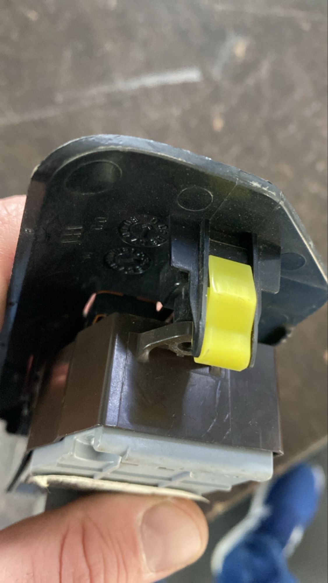 https://ycs.partsauto.market/partsauto-images/thmbs/userImages/82798d1dea2c19ada63d093c70529e74/part/274215f0-3e5c-4ebf-a36a-386b7c478be0_1736939529577.jpg