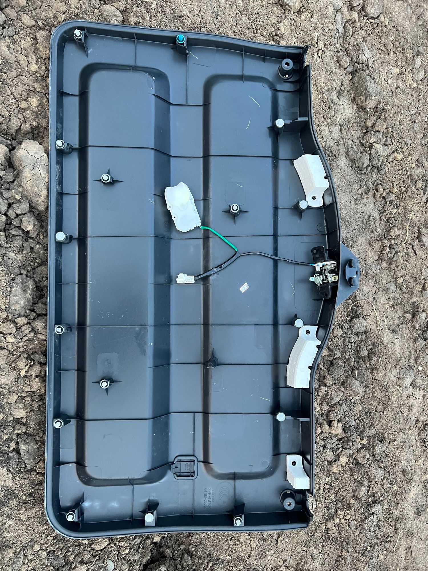 https://ycs.partsauto.market/partsauto-images/thmbs/userImages/82798d1dea2c19ada63d093c70529e74/part/28dfd1b7-7351-456f-a837-cca084786c5b_1698074800092.jpg