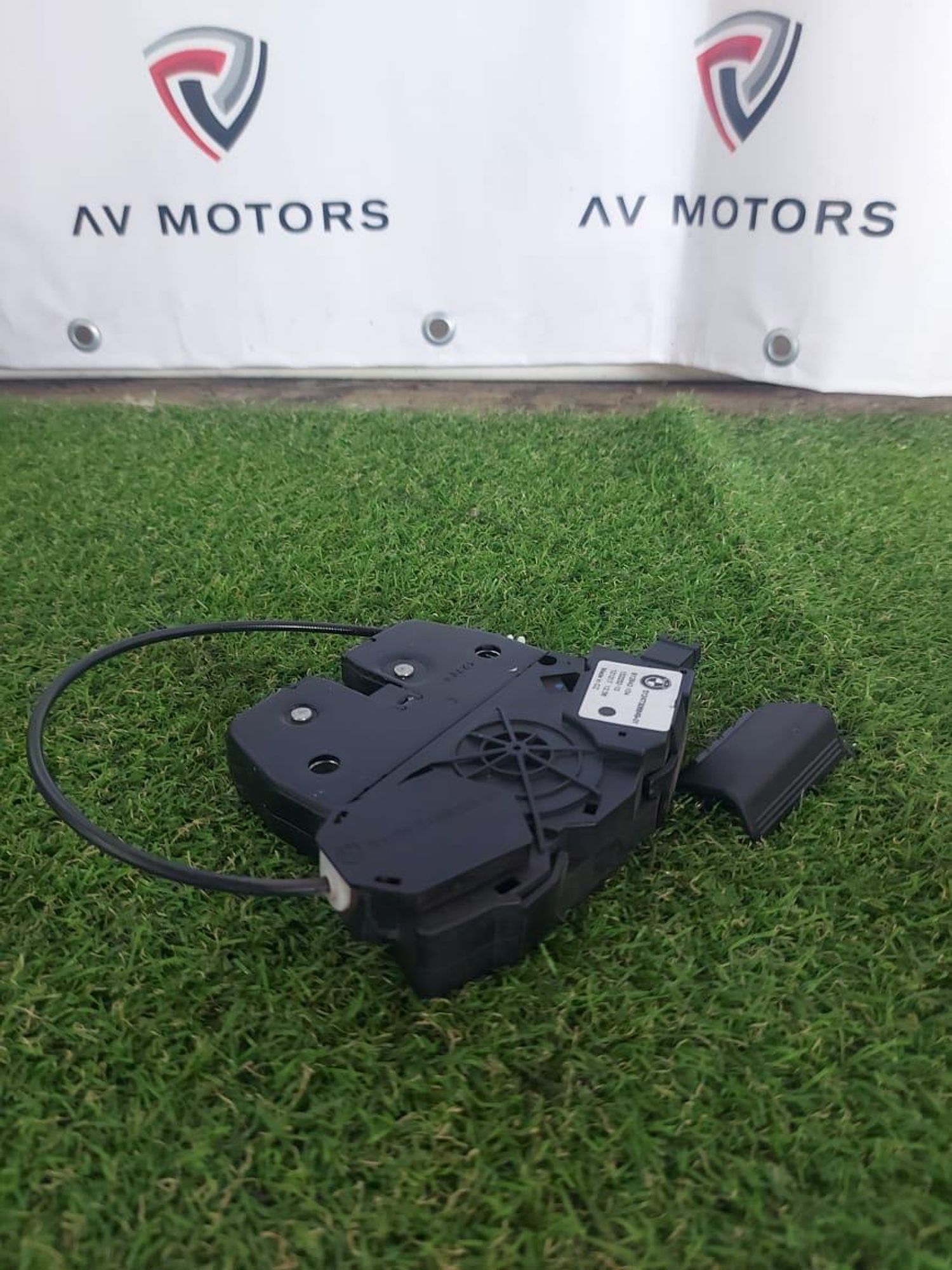 https://ycs.partsauto.market/partsauto-images/thmbs/userImages/82798d1dea2c19ada63d093c70529e74/part/297f8807-3963-45c6-9aaf-a1a48a7e7c52_1724677774703.jpg
