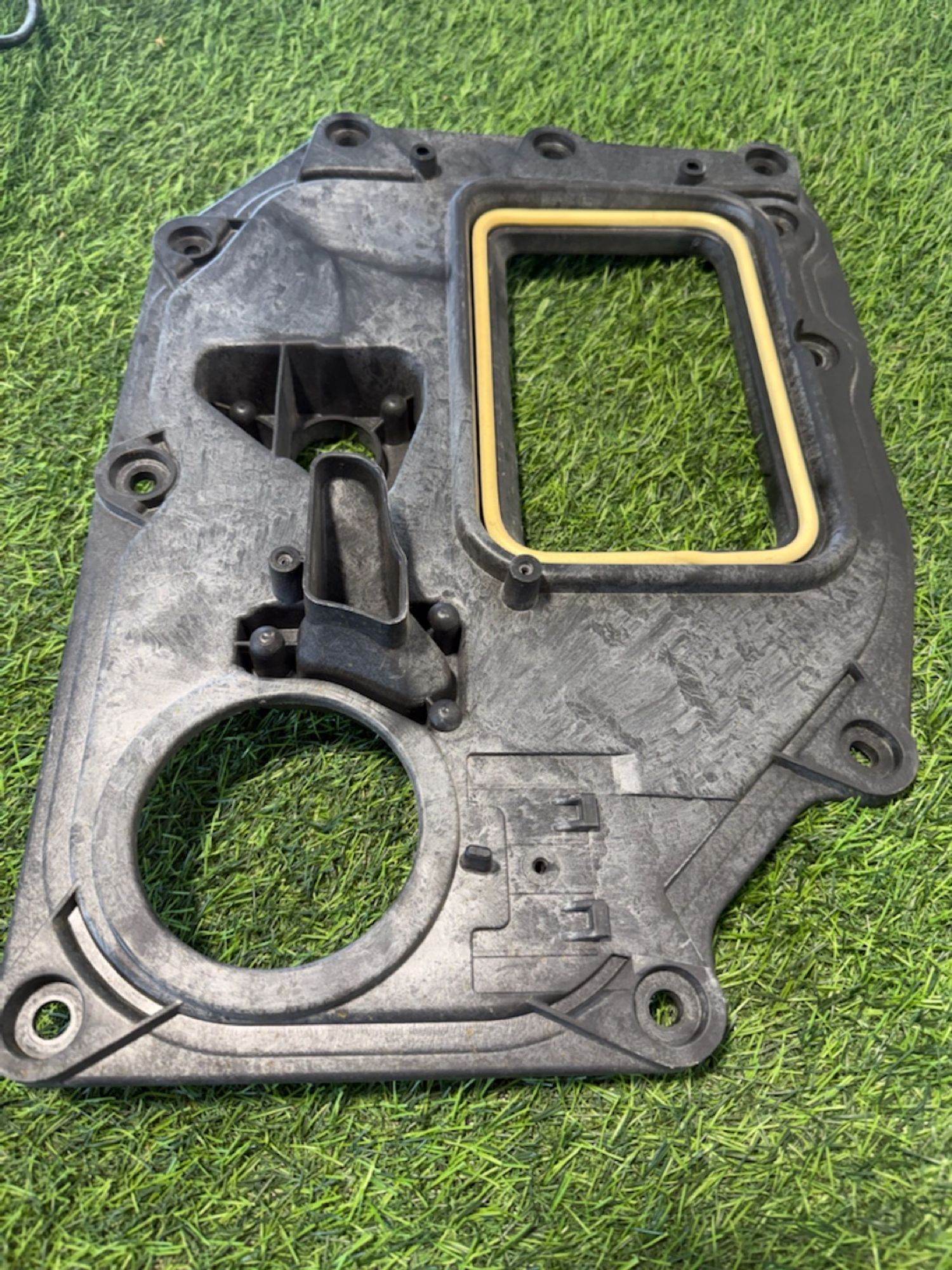 https://ycs.partsauto.market/partsauto-images/thmbs/userImages/82798d1dea2c19ada63d093c70529e74/part/2f9b30b7-4432-4642-ab2a-97f7e83bfd93_1782897984863.jpg