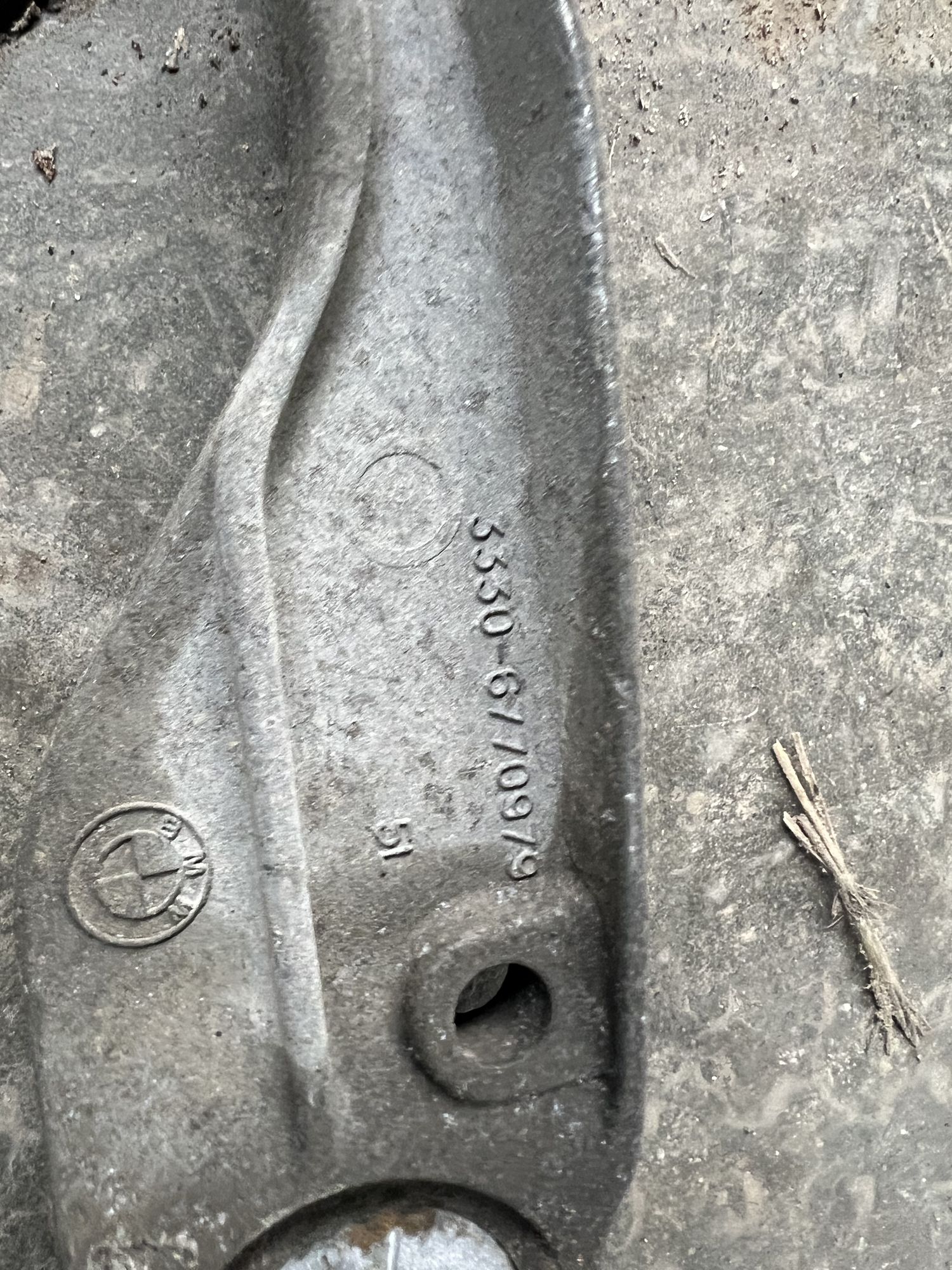 https://ycs.partsauto.market/partsauto-images/thmbs/userImages/82798d1dea2c19ada63d093c70529e74/part/31542058-cc7f-4dda-91e1-e6df0d89fb95_1703587904818.jpg