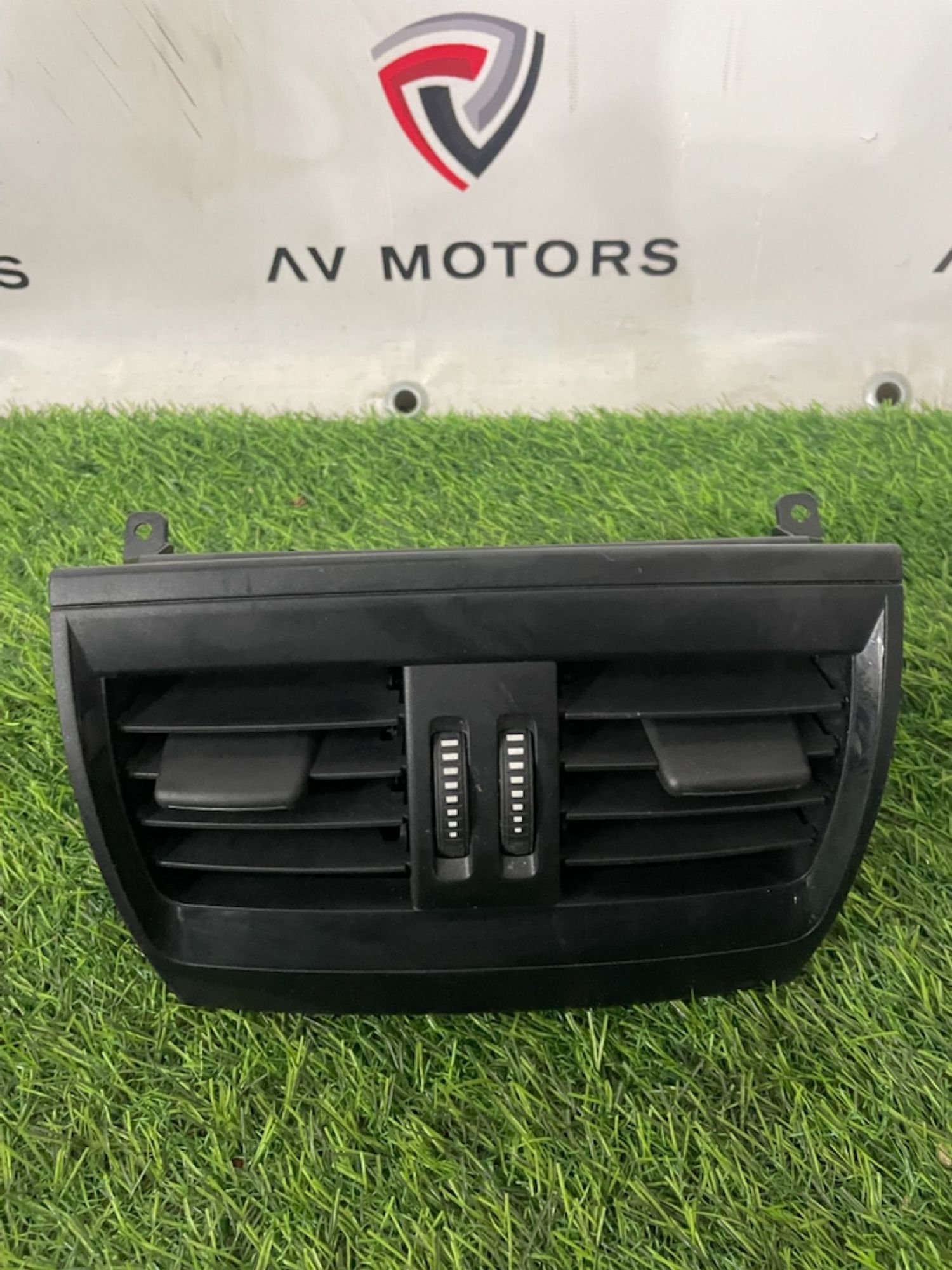 https://ycs.partsauto.market/partsauto-images/thmbs/userImages/82798d1dea2c19ada63d093c70529e74/part/39c5b3de-8455-43da-b42c-80ada8745c61_1781101998381.jpg
