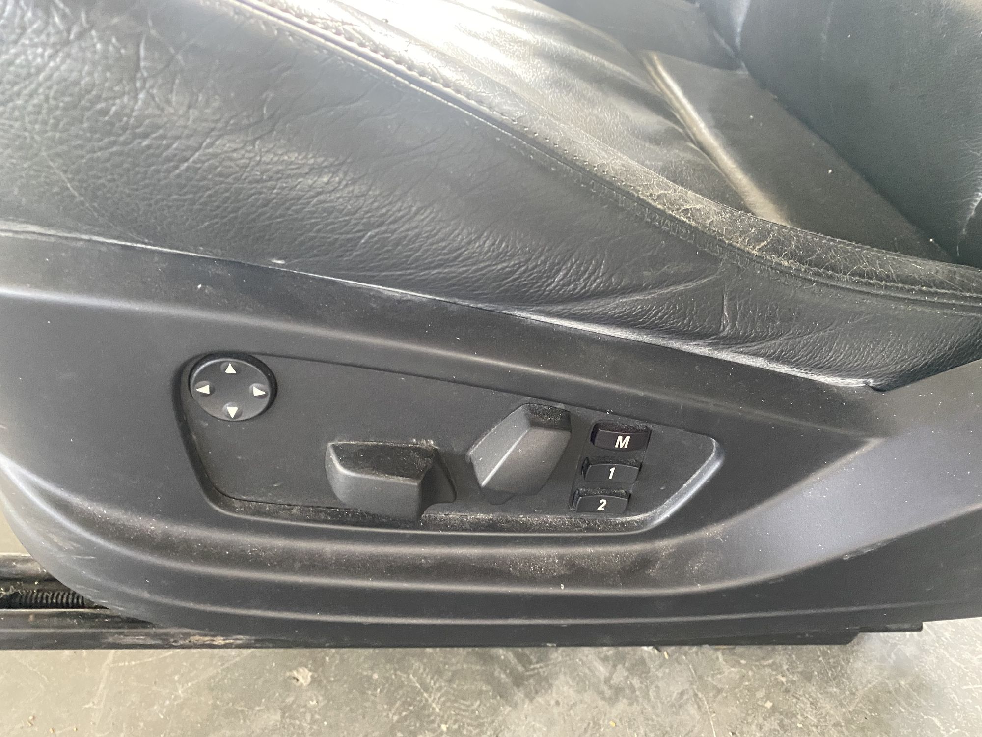 https://ycs.partsauto.market/partsauto-images/thmbs/userImages/82798d1dea2c19ada63d093c70529e74/part/3db6ccdb-afd7-415d-852c-cd9353018bc1_1719499938649.jpg