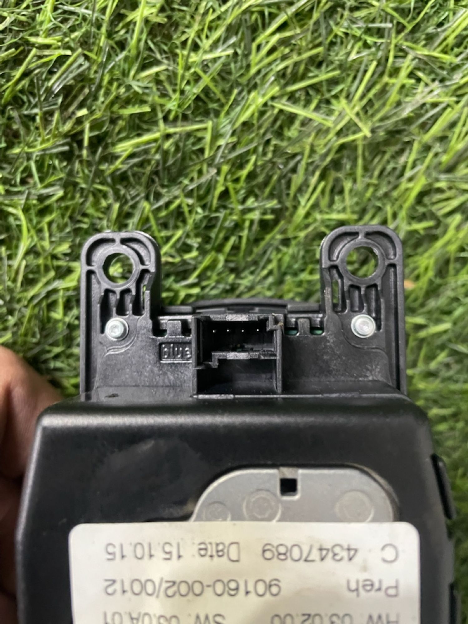 https://ycs.partsauto.market/partsauto-images/thmbs/userImages/82798d1dea2c19ada63d093c70529e74/part/3f92516b-75b1-4a01-a172-acdb47cd5ad4_1781090748477.jpg