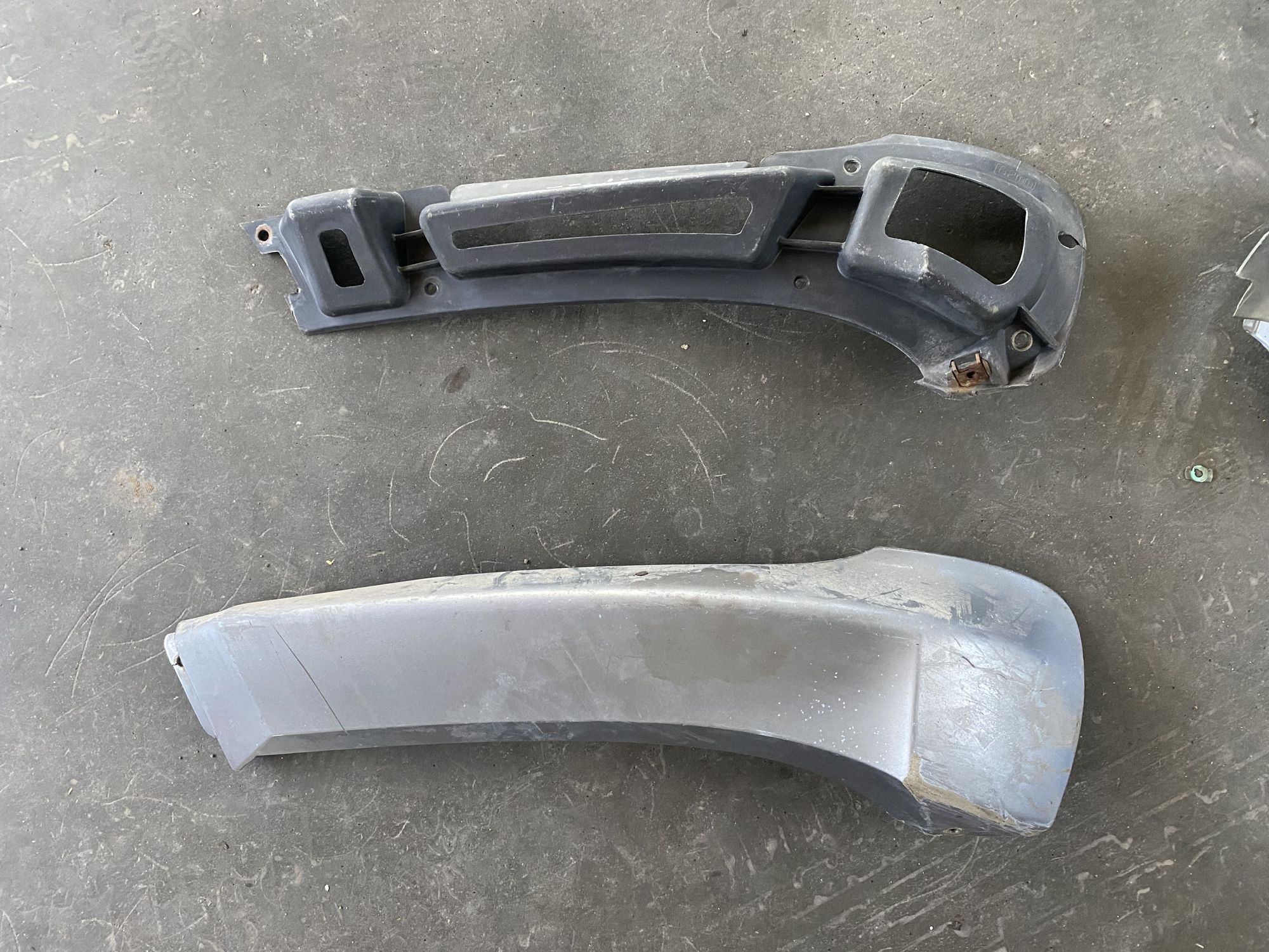 https://ycs.partsauto.market/partsauto-images/thmbs/userImages/82798d1dea2c19ada63d093c70529e74/part/41e63381-2ddb-4e47-98a7-ae79bfd3a277_1719306407414.jpg