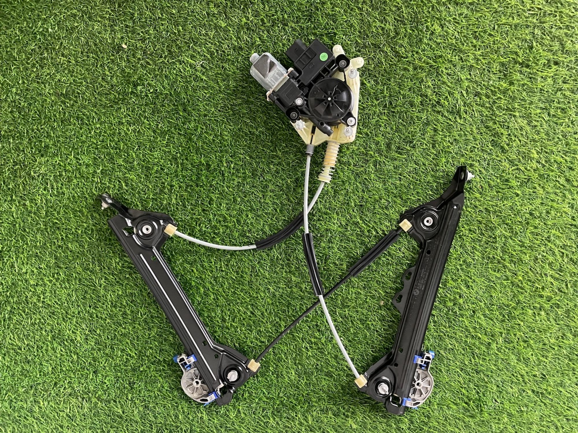 https://ycs.partsauto.market/partsauto-images/thmbs/userImages/82798d1dea2c19ada63d093c70529e74/part/4622beb3-f9a8-4c1b-93ea-17c34b5c158d_1777294058631.jpg