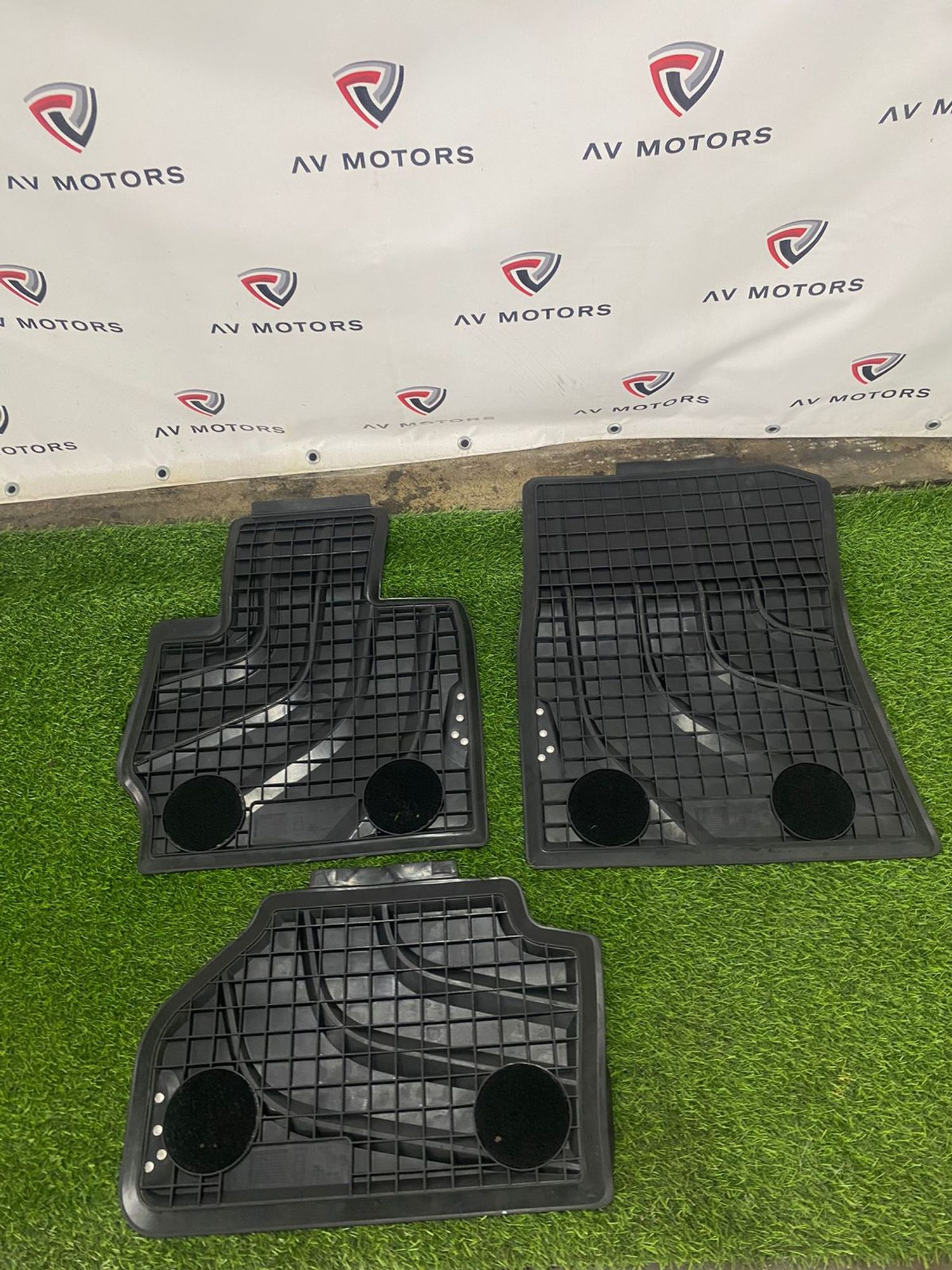 https://ycs.partsauto.market/partsauto-images/thmbs/userImages/82798d1dea2c19ada63d093c70529e74/part/475e70b1-9536-4103-889d-cab1cd6bf89b_1750153051175.jpg