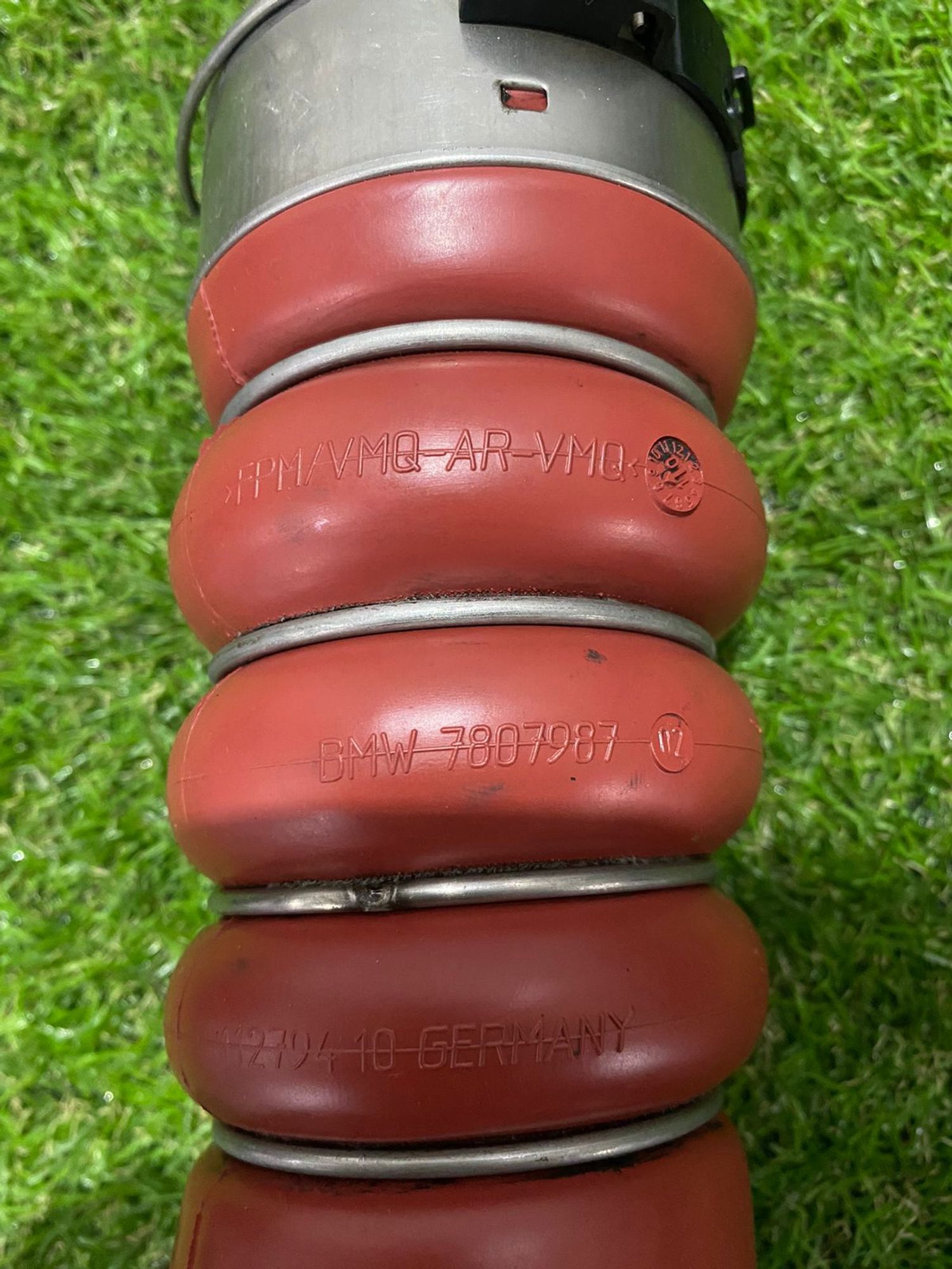 https://ycs.partsauto.market/partsauto-images/thmbs/userImages/82798d1dea2c19ada63d093c70529e74/part/5047da35-8028-41d3-b6f7-0190b4c29717_1735034361349.jpg