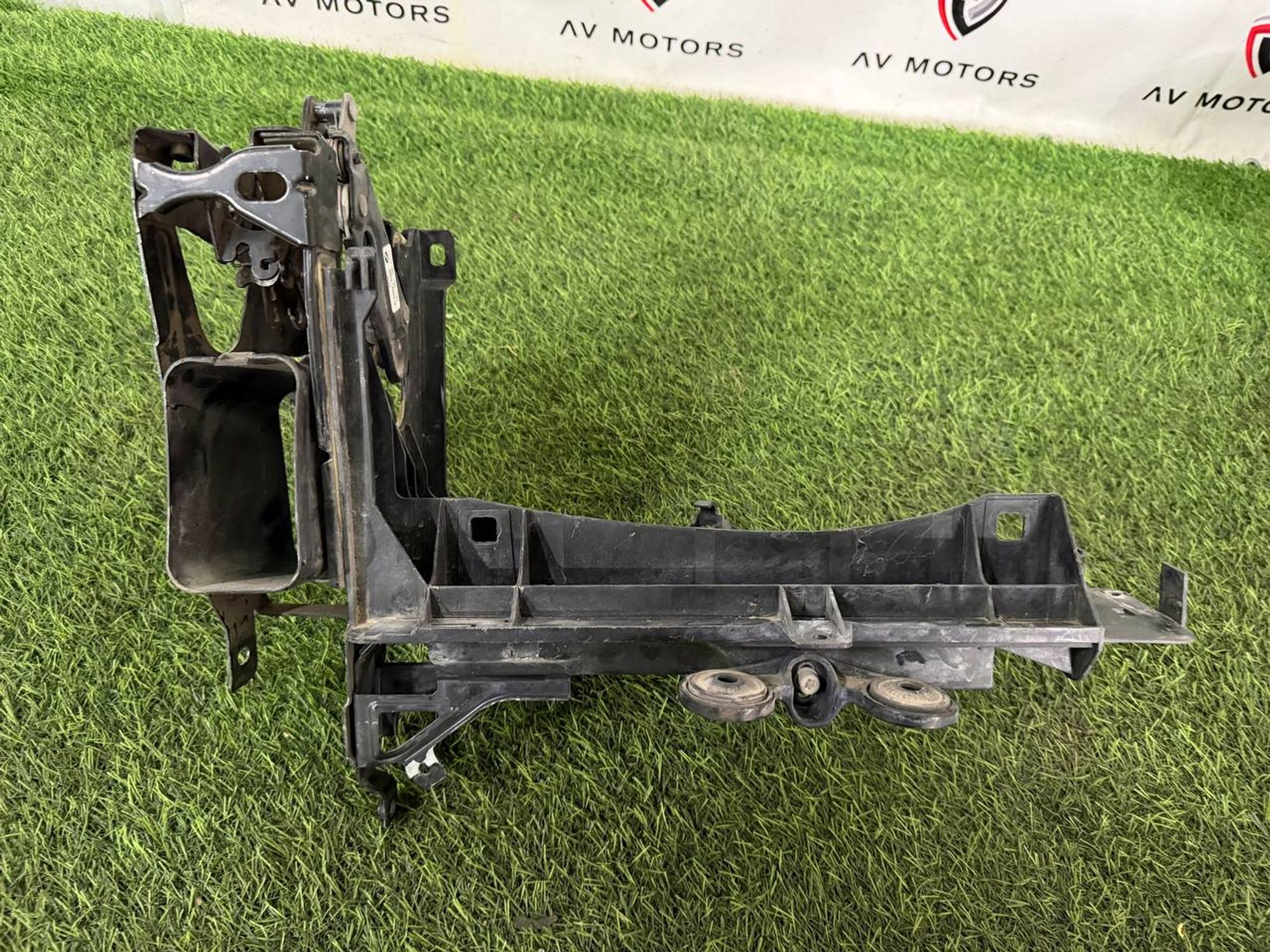 Кронштейн фары левый BMW F02 F01, 3000 рублей, Краснодар