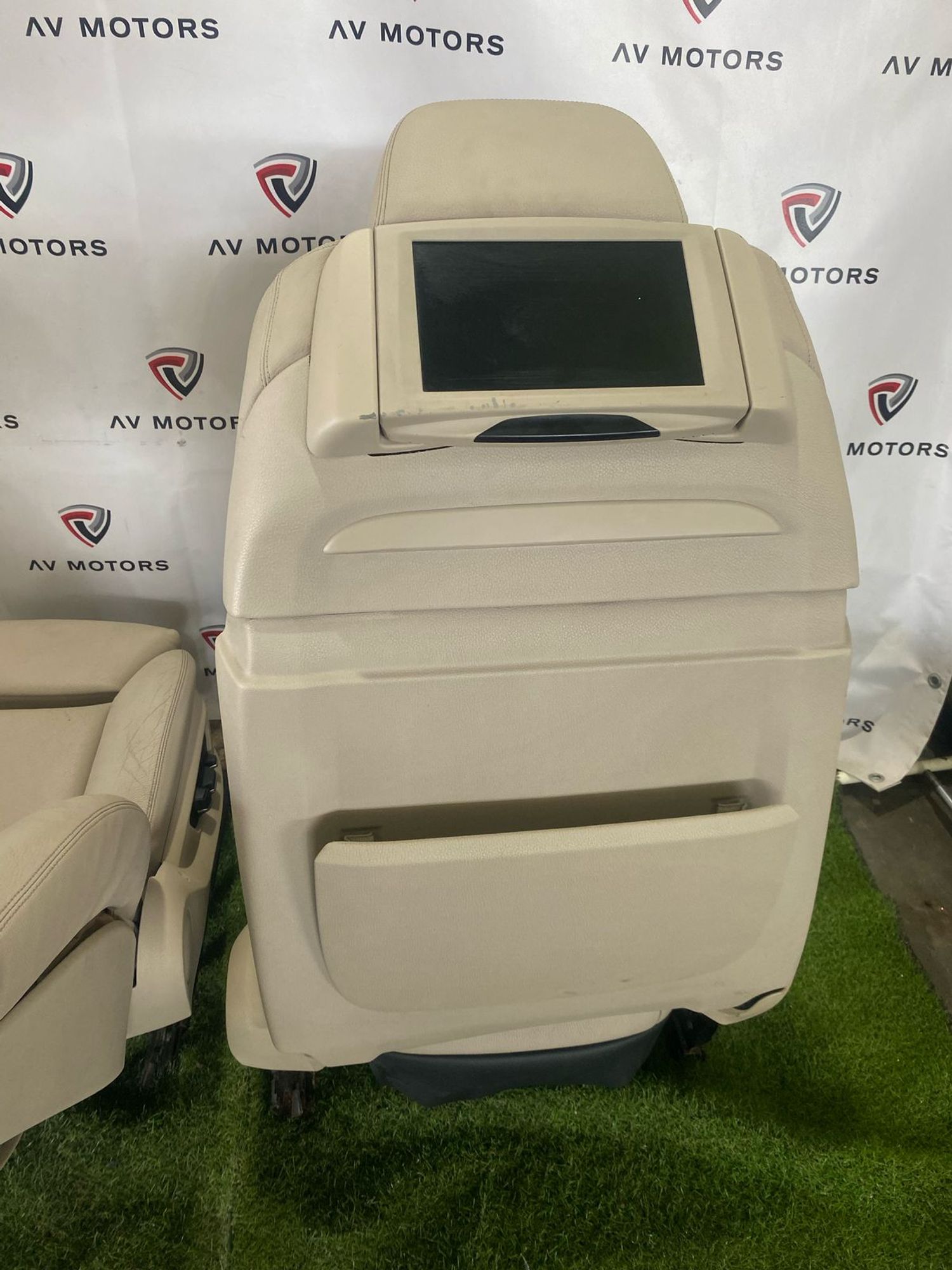 https://ycs.partsauto.market/partsauto-images/thmbs/userImages/82798d1dea2c19ada63d093c70529e74/part/5ac487b0-a584-4167-b970-dca37c370830_1746431115606.jpg