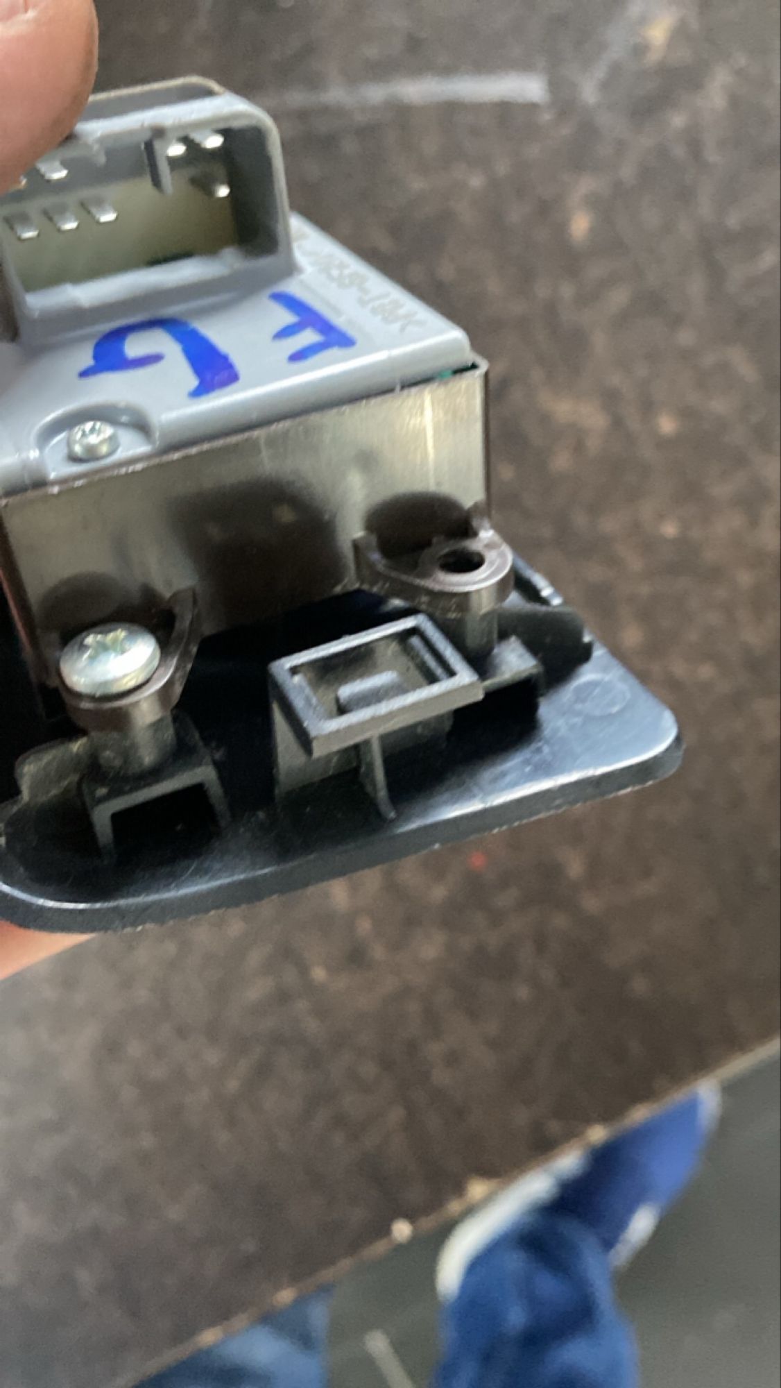 https://ycs.partsauto.market/partsauto-images/thmbs/userImages/82798d1dea2c19ada63d093c70529e74/part/5e90ad76-973d-4d15-84e6-5c940efdc00c_1736939522438.jpg