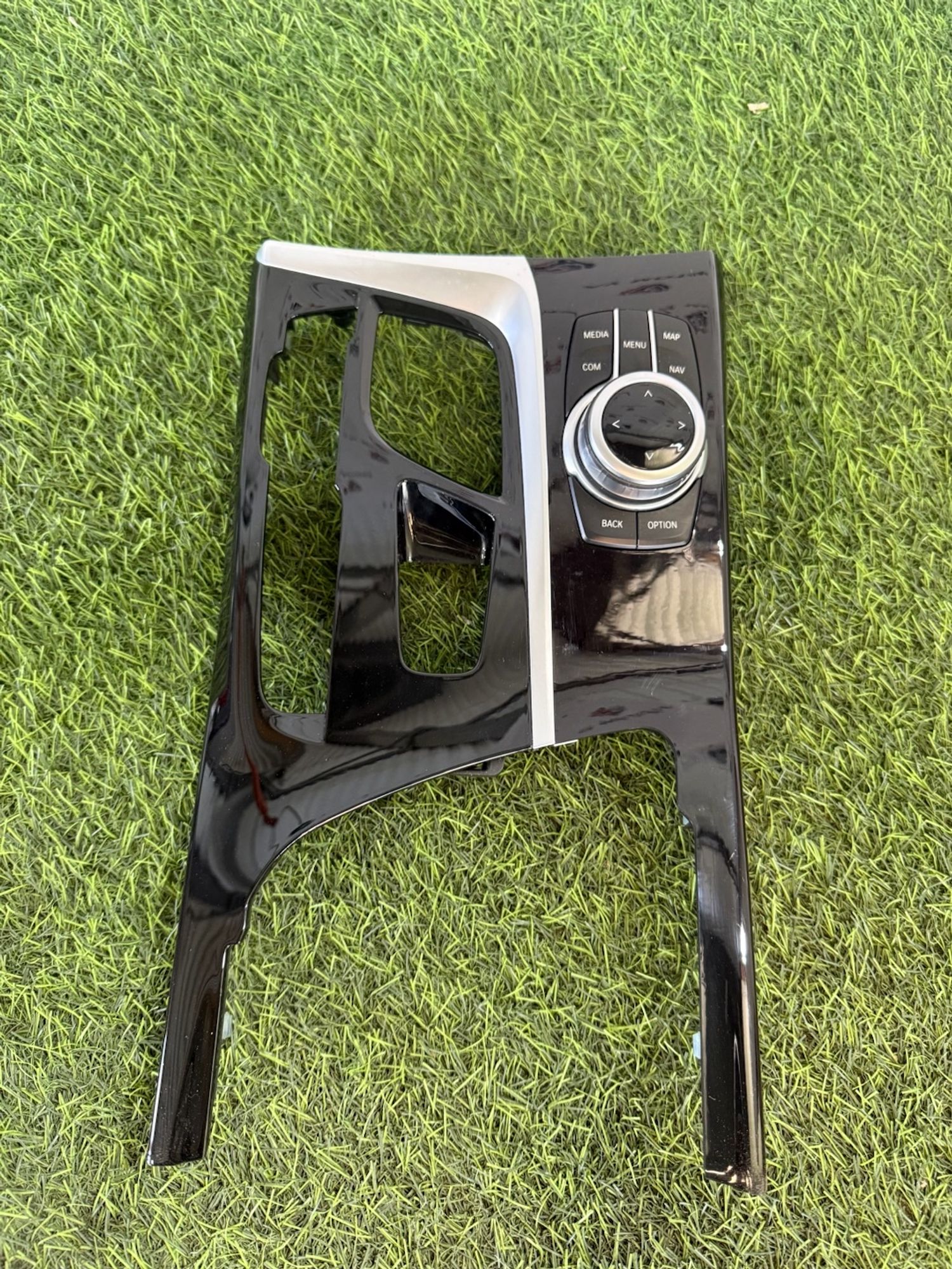 https://ycs.partsauto.market/partsauto-images/thmbs/userImages/82798d1dea2c19ada63d093c70529e74/part/61f1c8c2-192d-47cc-927b-cb627ba1d210_1777288644782.jpg