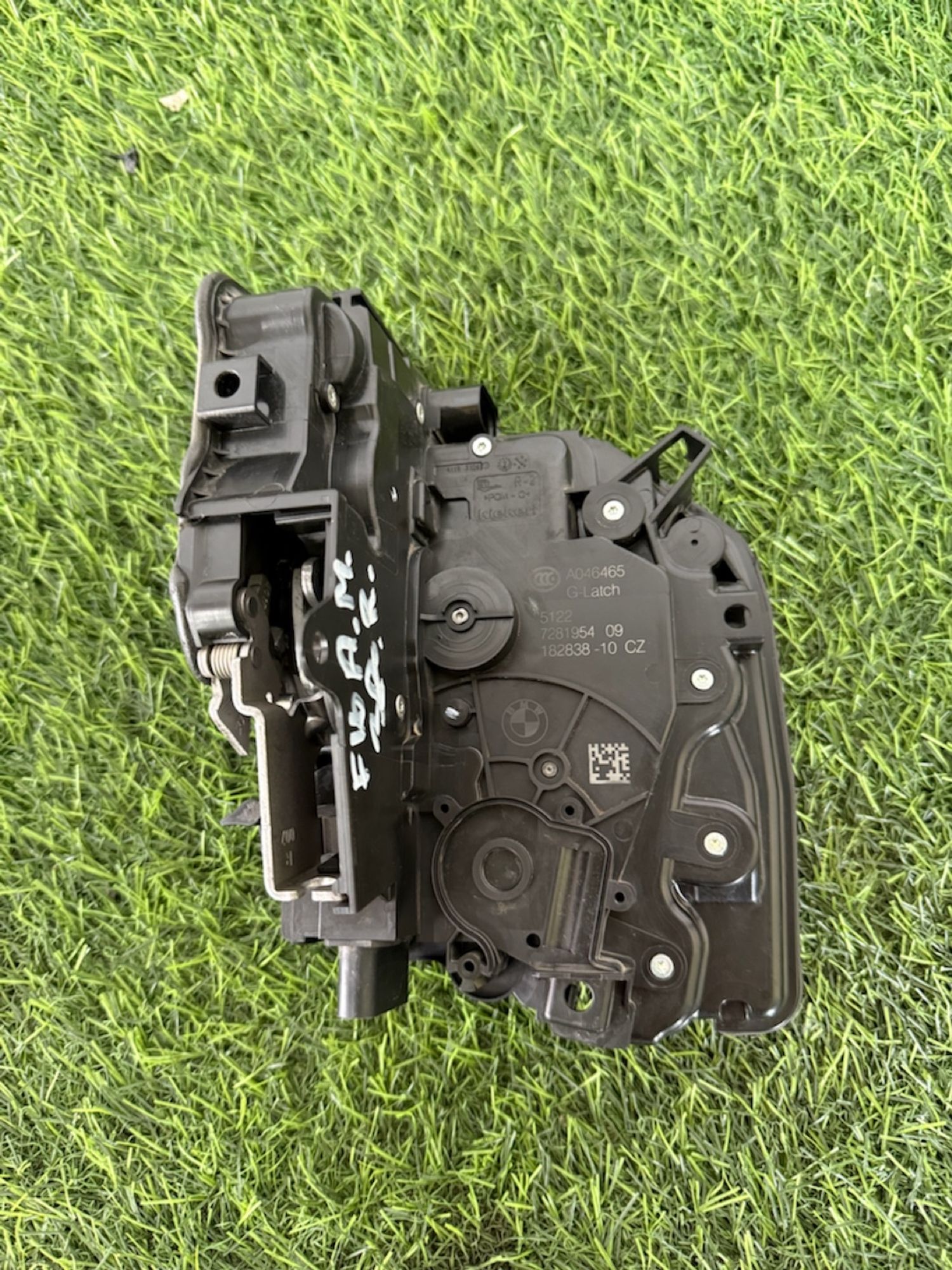 https://ycs.partsauto.market/partsauto-images/thmbs/userImages/82798d1dea2c19ada63d093c70529e74/part/65fd90f3-b4f6-402a-ac88-dea3f28103cc_1777889830829.jpg