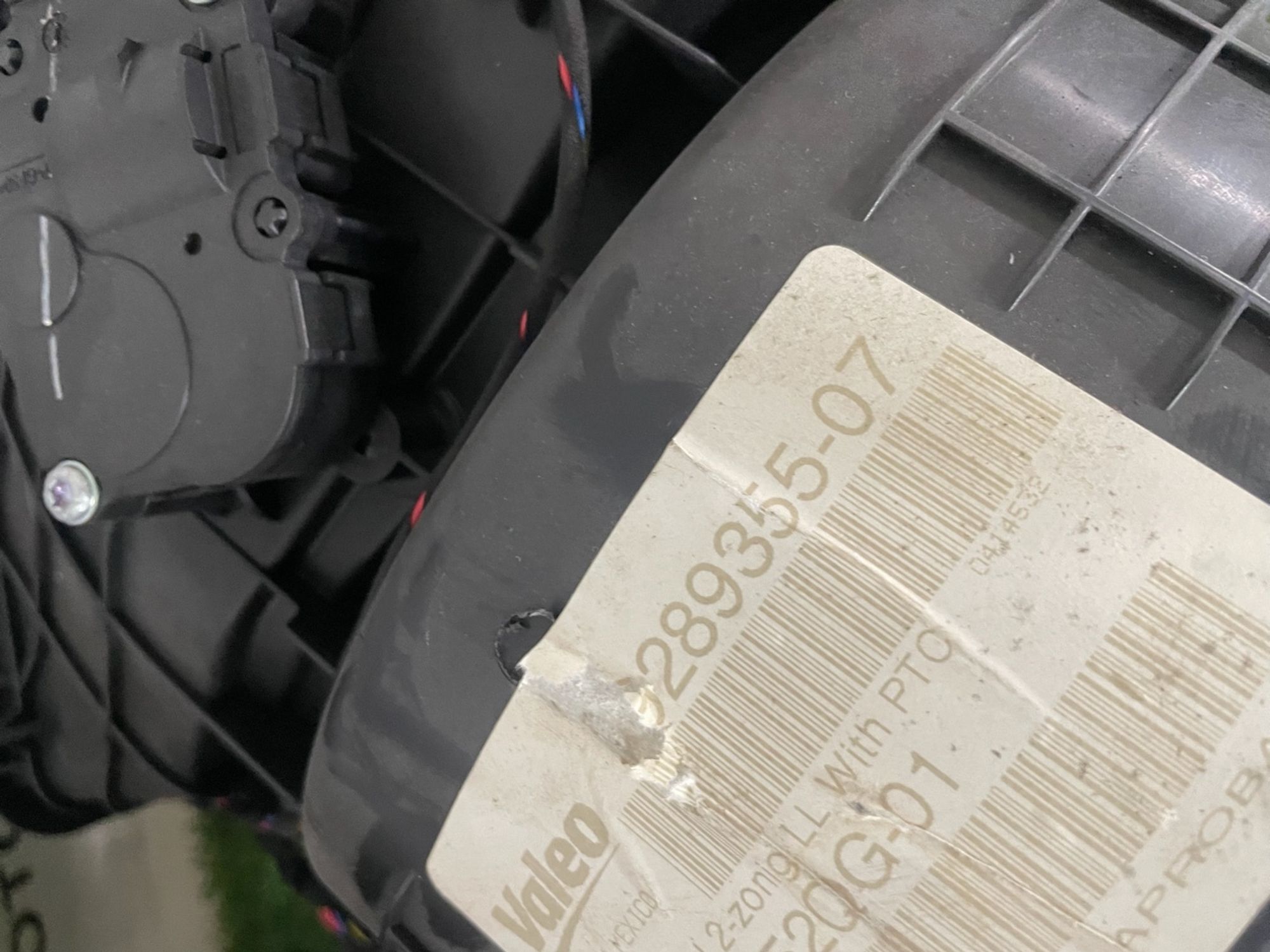 https://ycs.partsauto.market/partsauto-images/thmbs/userImages/82798d1dea2c19ada63d093c70529e74/part/680e59c5-4234-4ba5-aba7-9fd5c4491a02_1781096300173.jpg