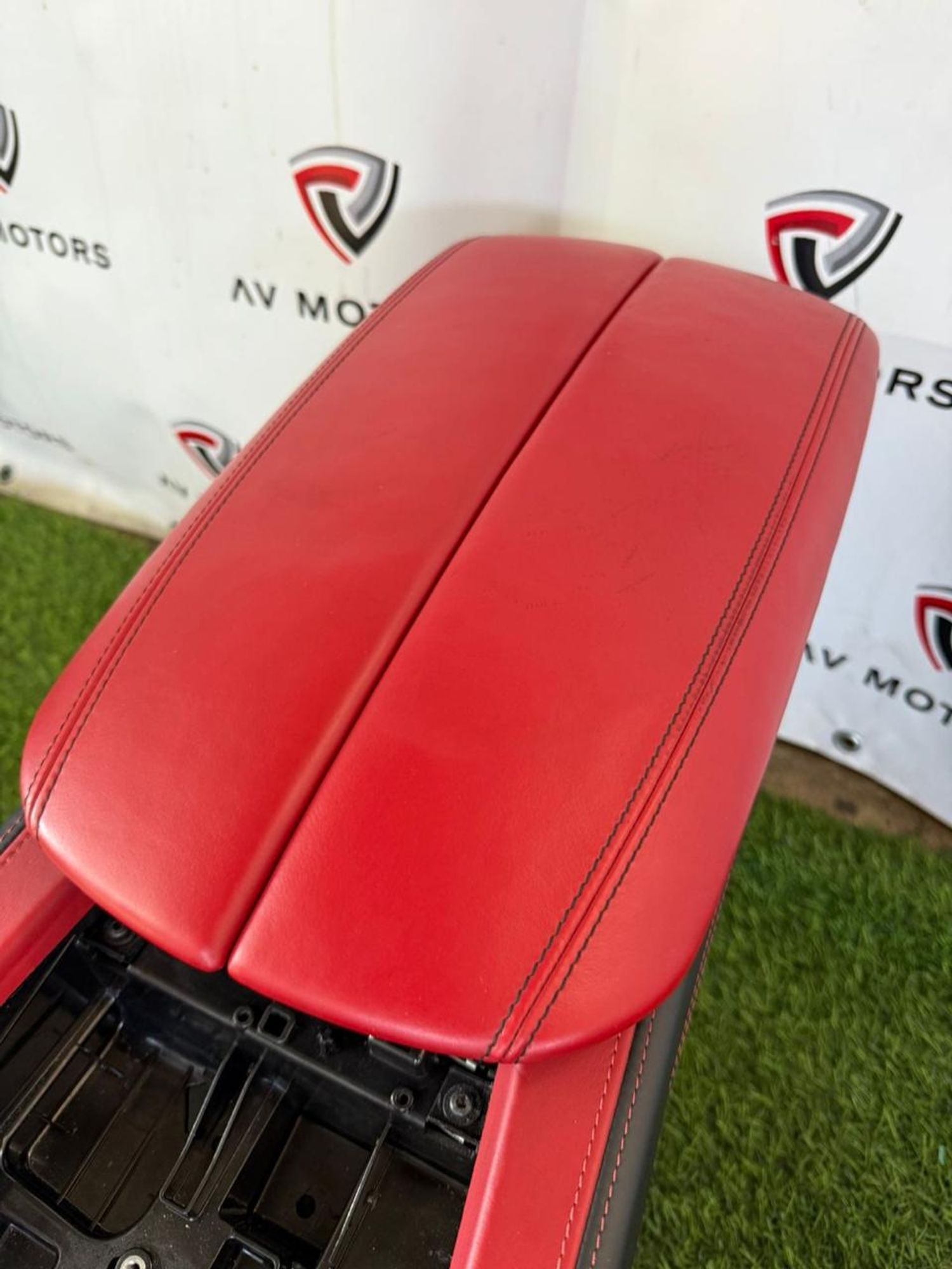 https://ycs.partsauto.market/partsauto-images/thmbs/userImages/82798d1dea2c19ada63d093c70529e74/part/702058f2-fb6e-46ae-b58a-9fda6924a8f5_1777903988511.jpg