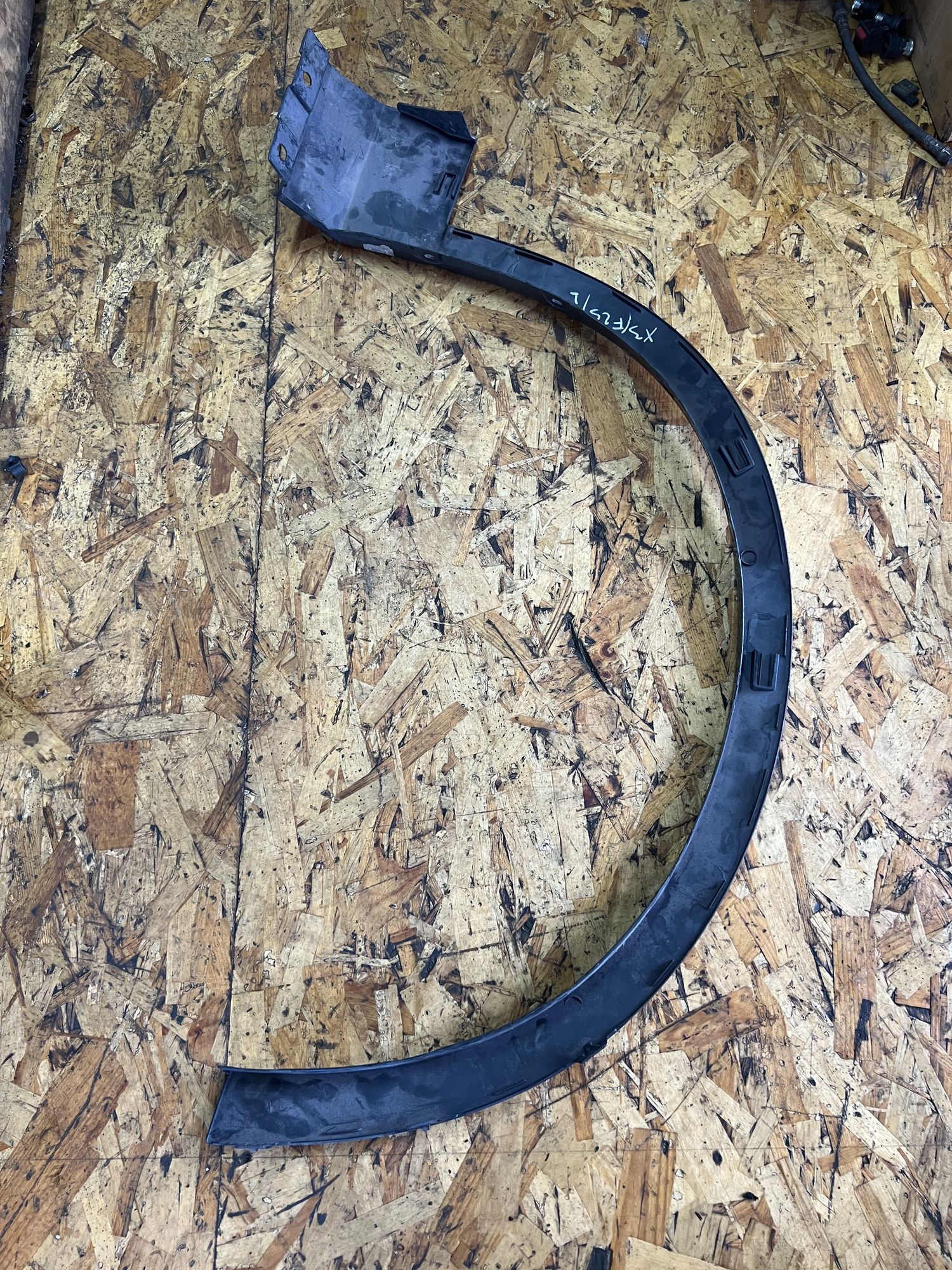 https://ycs.partsauto.market/partsauto-images/thmbs/userImages/82798d1dea2c19ada63d093c70529e74/part/72526413-1862-4ede-9b02-f7d7b663486b_1712058727076.jpg