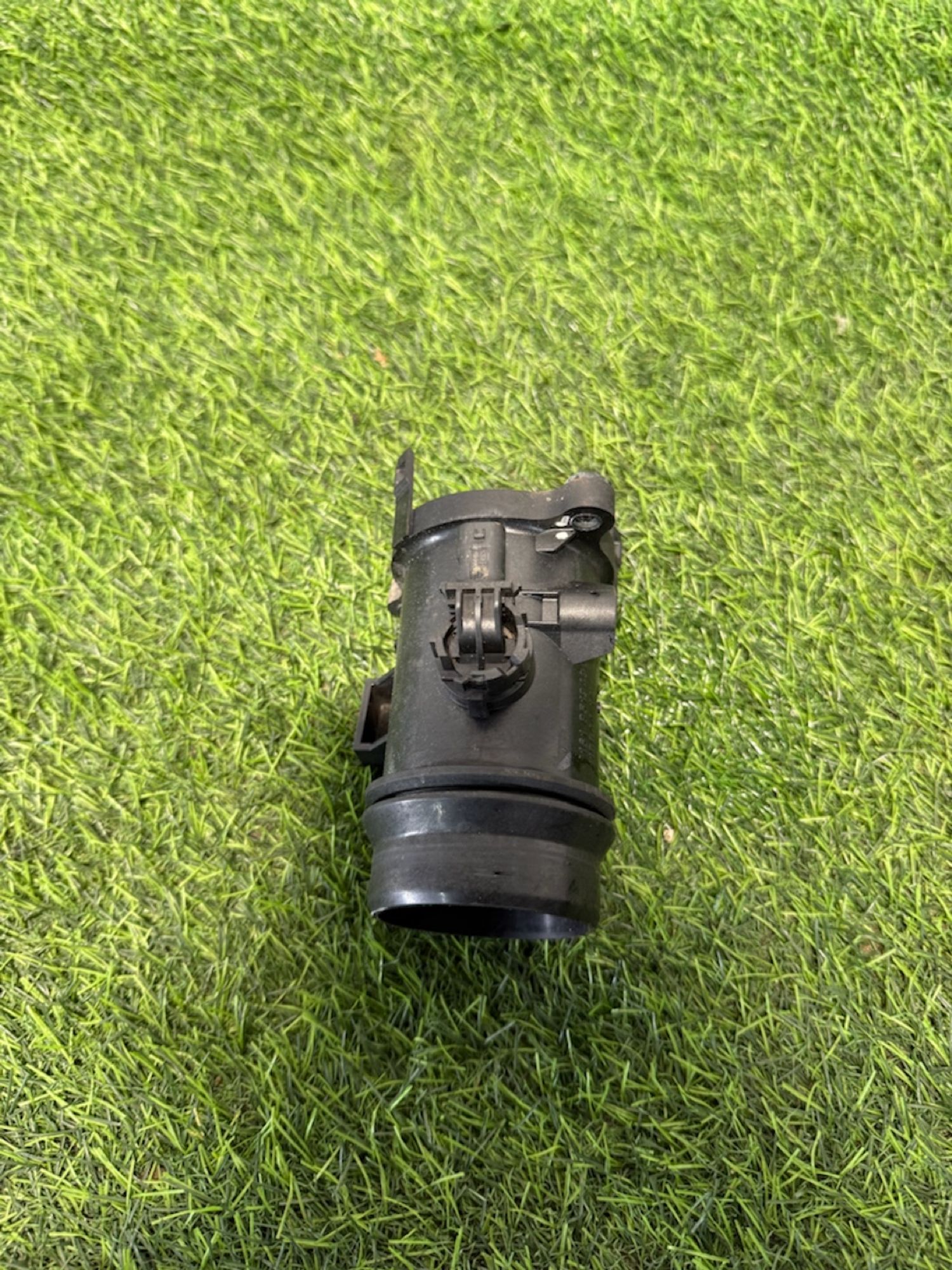 https://ycs.partsauto.market/partsauto-images/thmbs/userImages/82798d1dea2c19ada63d093c70529e74/part/735f9497-2736-4066-bc04-d5863fd85d2d_1776947754913.jpg
