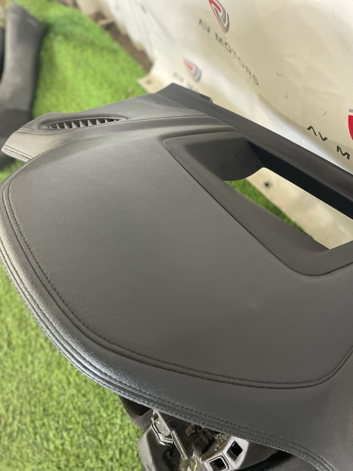 https://ycs.partsauto.market/partsauto-images/thmbs/userImages/82798d1dea2c19ada63d093c70529e74/part/7448154e-6e42-439a-8fcf-7dfa564f4e46_1781604800452.jpg