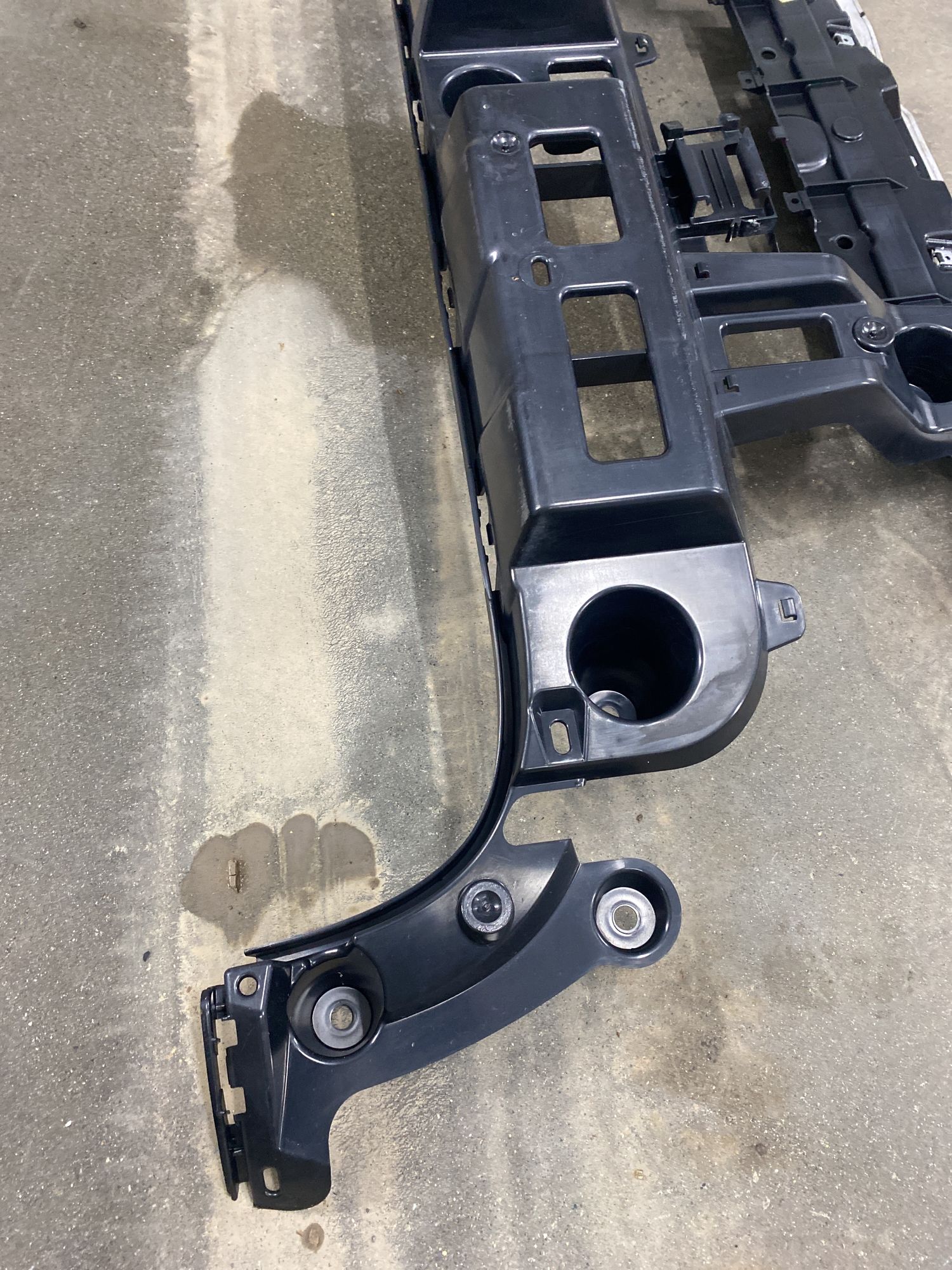https://ycs.partsauto.market/partsauto-images/thmbs/userImages/82798d1dea2c19ada63d093c70529e74/part/77938da9-4bd5-4189-afb5-2e8b4a06b451_1702337183190.jpg