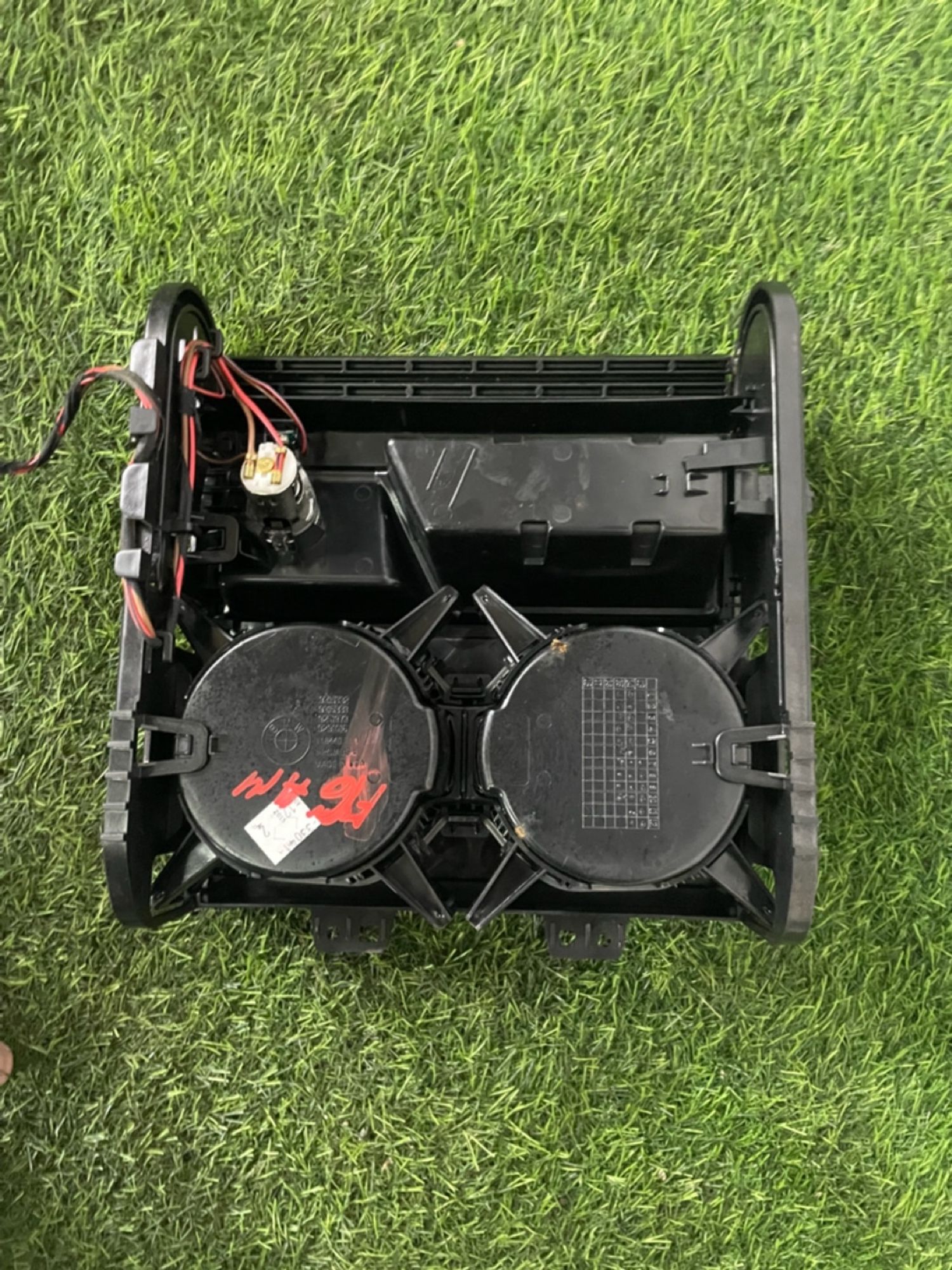 https://ycs.partsauto.market/partsauto-images/thmbs/userImages/82798d1dea2c19ada63d093c70529e74/part/7fff908c-4dc0-418a-aefe-76083adb4808_1783073126226.jpg