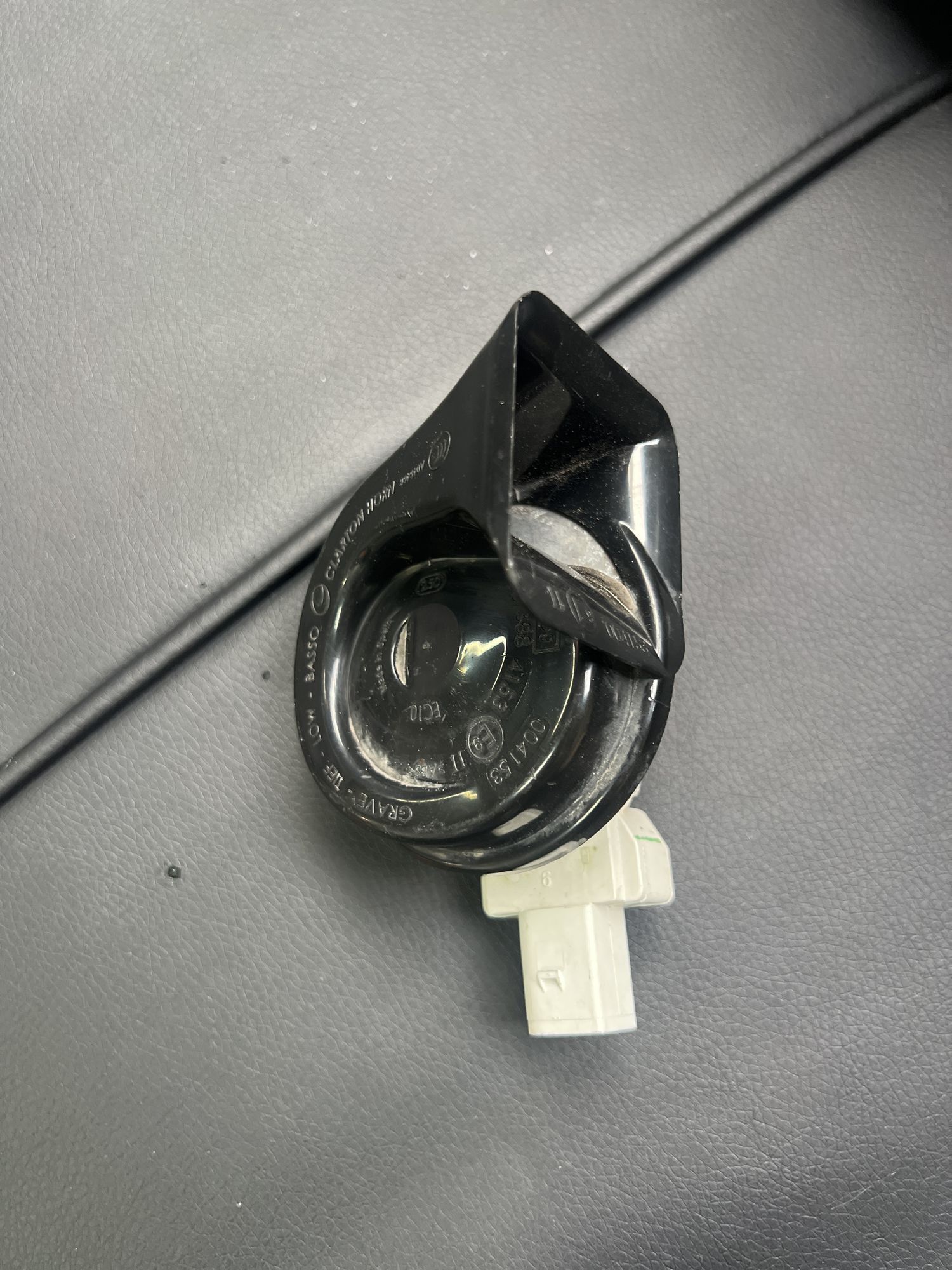https://ycs.partsauto.market/partsauto-images/thmbs/userImages/82798d1dea2c19ada63d093c70529e74/part/8372aca2-308e-49c3-97fe-8638fa4aadbb_1707829154479.jpg