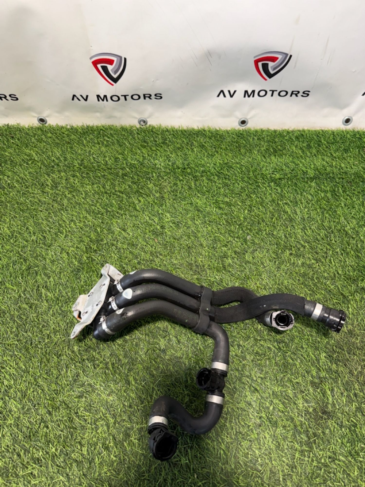 https://ycs.partsauto.market/partsauto-images/thmbs/userImages/82798d1dea2c19ada63d093c70529e74/part/845baa74-65eb-4c2d-b278-416c54a92c10_1776934539186.jpg