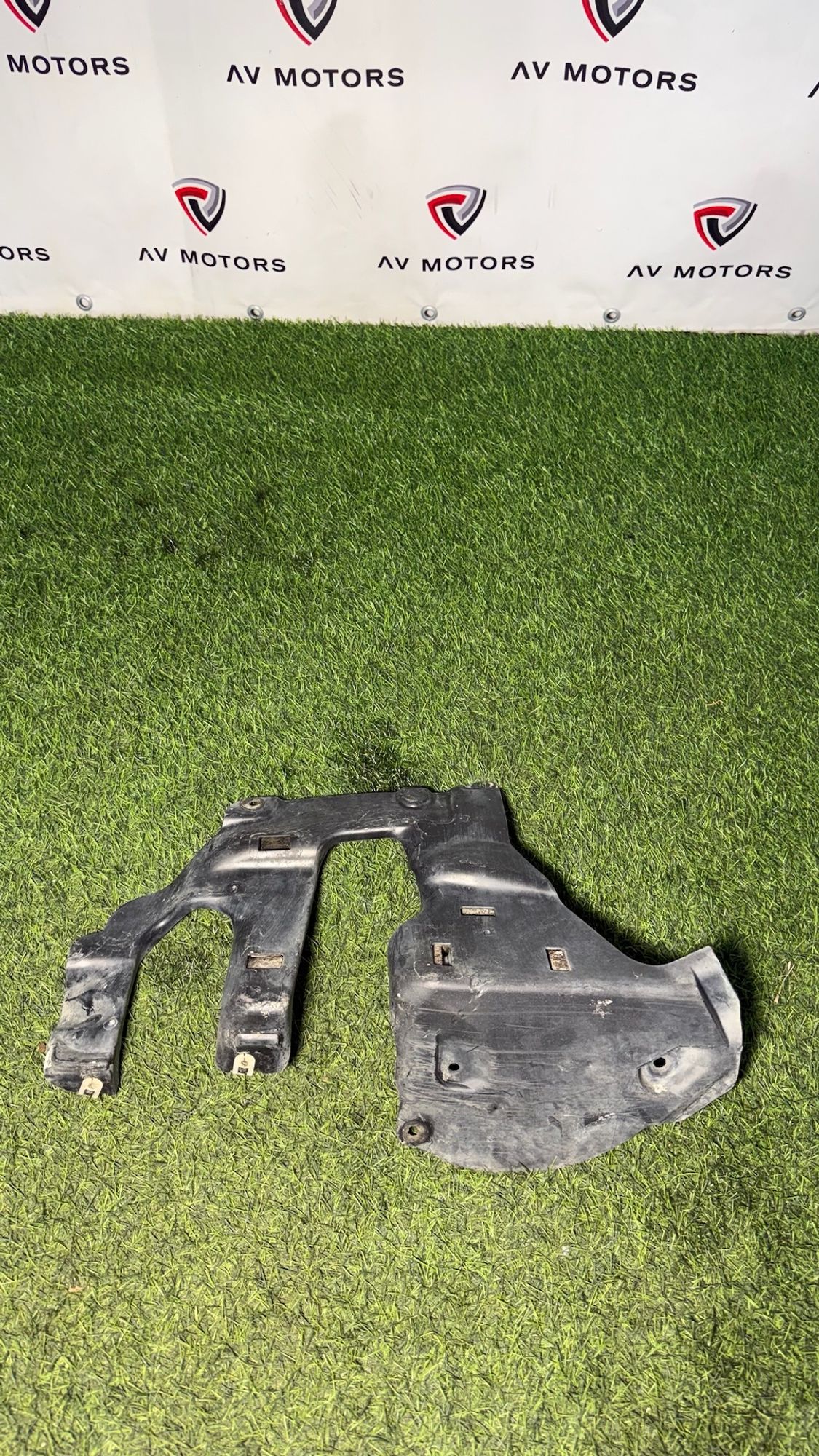 https://ycs.partsauto.market/partsauto-images/thmbs/userImages/82798d1dea2c19ada63d093c70529e74/part/85259445-a624-46d1-a07b-8cfa964693af_1781012056172.jpg