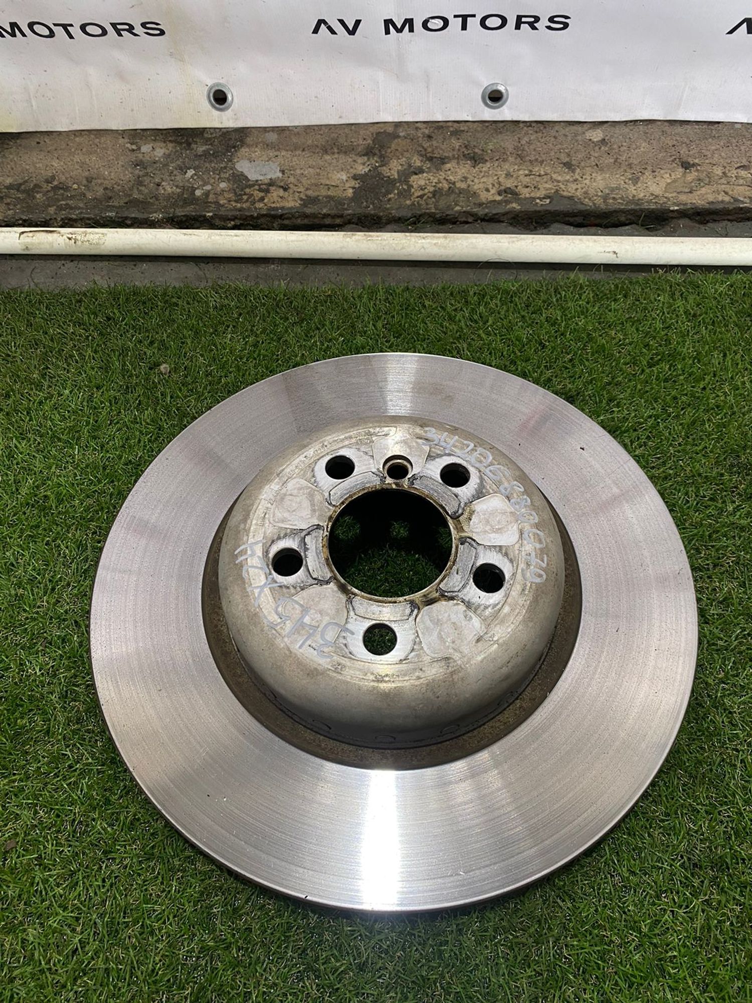 https://ycs.partsauto.market/partsauto-images/thmbs/userImages/82798d1dea2c19ada63d093c70529e74/part/89892cba-94e3-4566-afef-4ca000a1b5ac_1739190384969.jpg