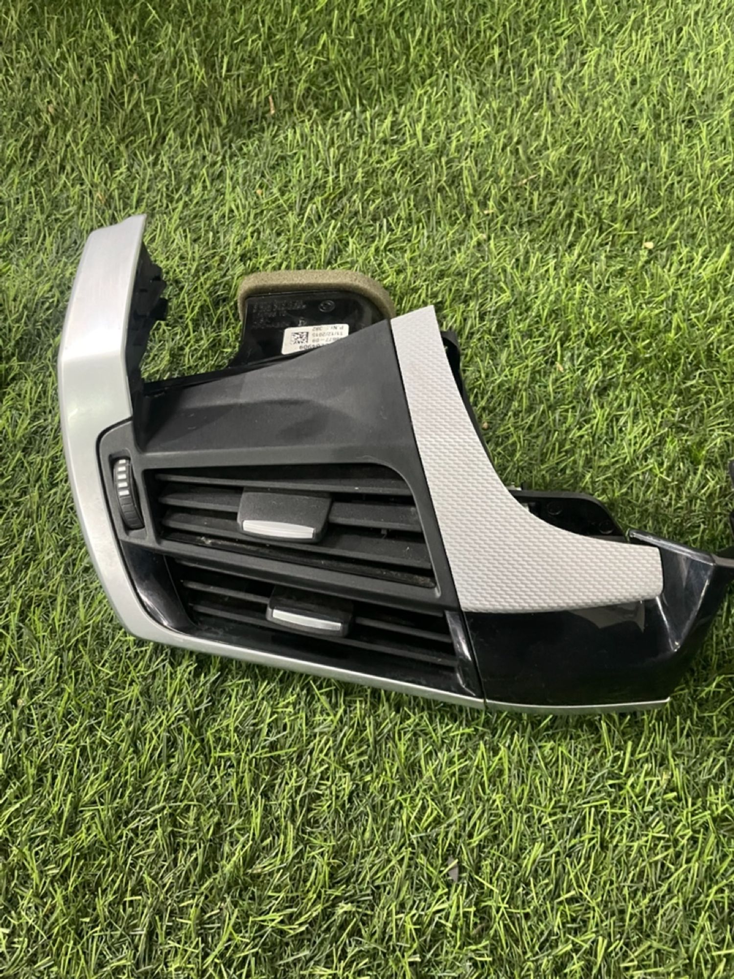 https://ycs.partsauto.market/partsauto-images/thmbs/userImages/82798d1dea2c19ada63d093c70529e74/part/8a12b93e-469f-44e3-8851-eaa53a30f05e_1781597663145.jpg
