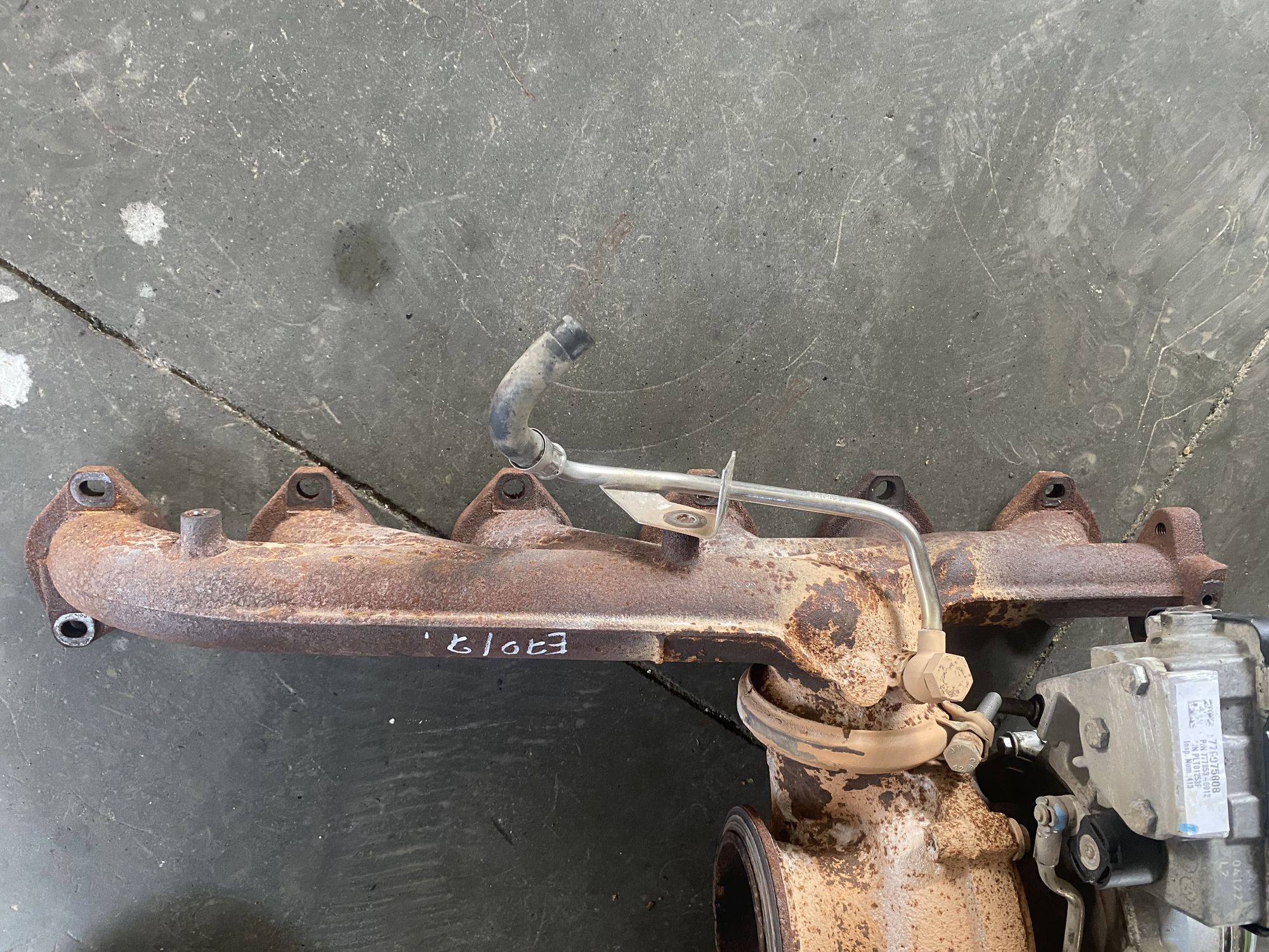 https://ycs.partsauto.market/partsauto-images/thmbs/userImages/82798d1dea2c19ada63d093c70529e74/part/8fb7a31f-58af-4acf-8121-78431774e7f7_1718272125994.jpg