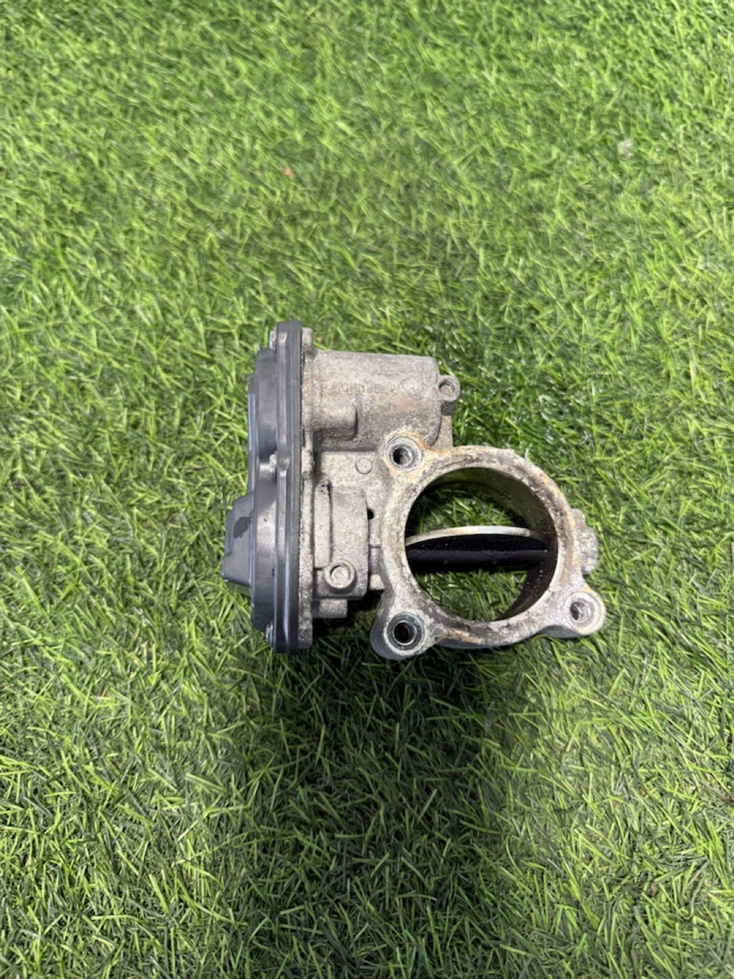 https://ycs.partsauto.market/partsauto-images/thmbs/userImages/82798d1dea2c19ada63d093c70529e74/part/94307161-db31-4cf0-a9ed-26f8c47420dc_1776935578914.jpg