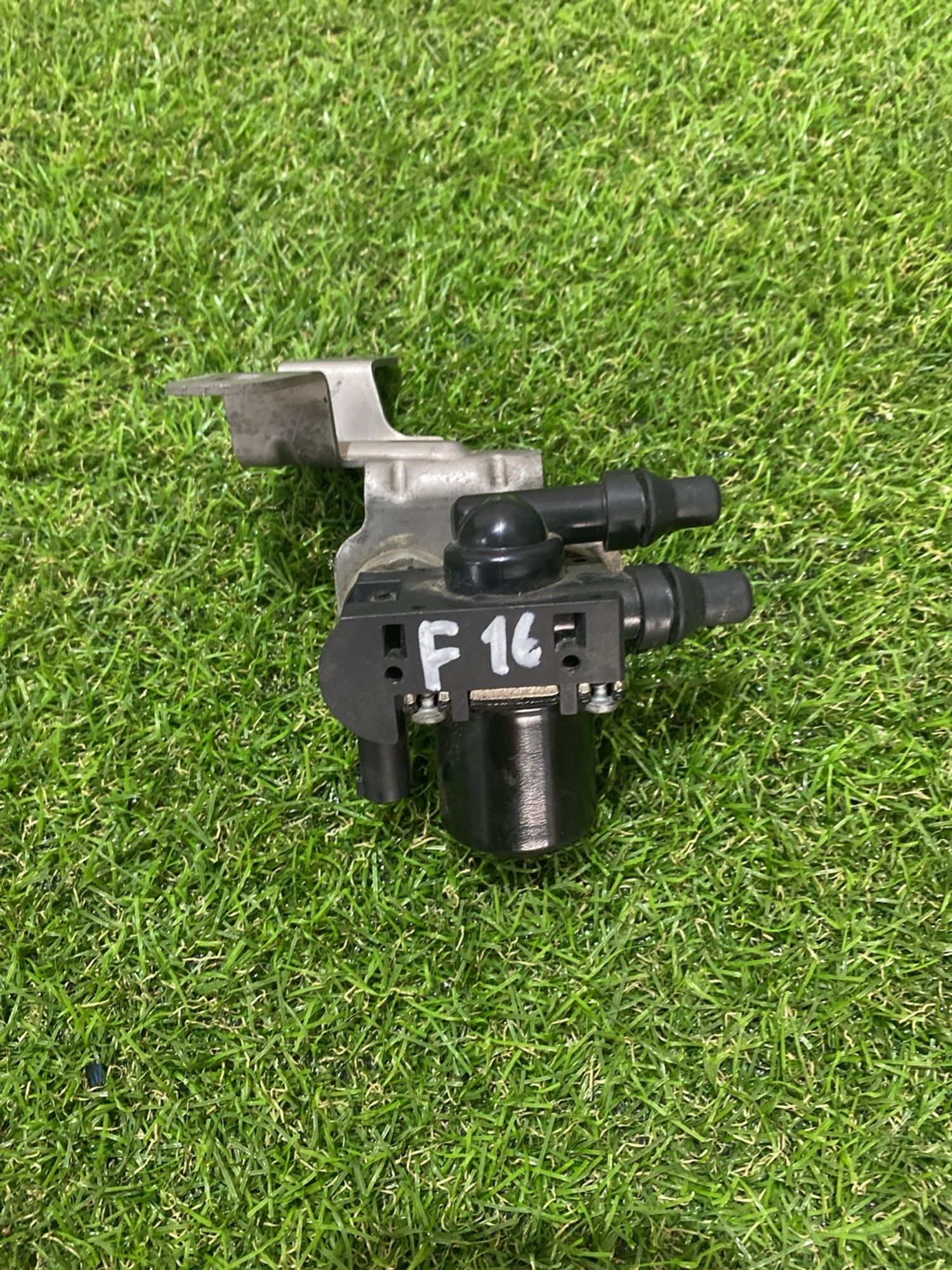https://ycs.partsauto.market/partsauto-images/thmbs/userImages/82798d1dea2c19ada63d093c70529e74/part/94c1fd5b-56ff-427e-9202-b9ed6aa88ee7_1744126024922.jpg
