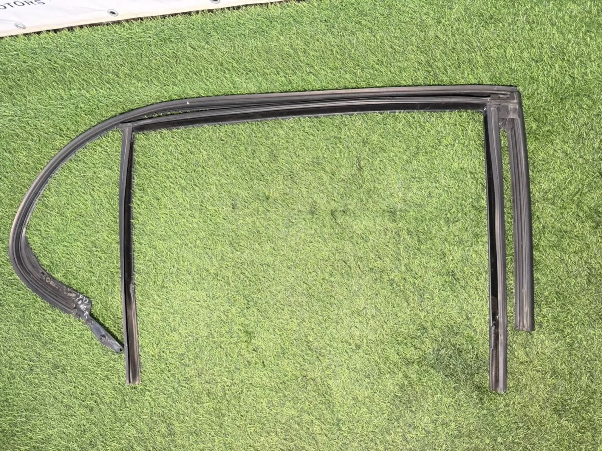 https://ycs.partsauto.market/partsauto-images/thmbs/userImages/82798d1dea2c19ada63d093c70529e74/part/9a6ebb43-7bcd-42dd-8680-3cd3e289326d_1781528363965.jpg