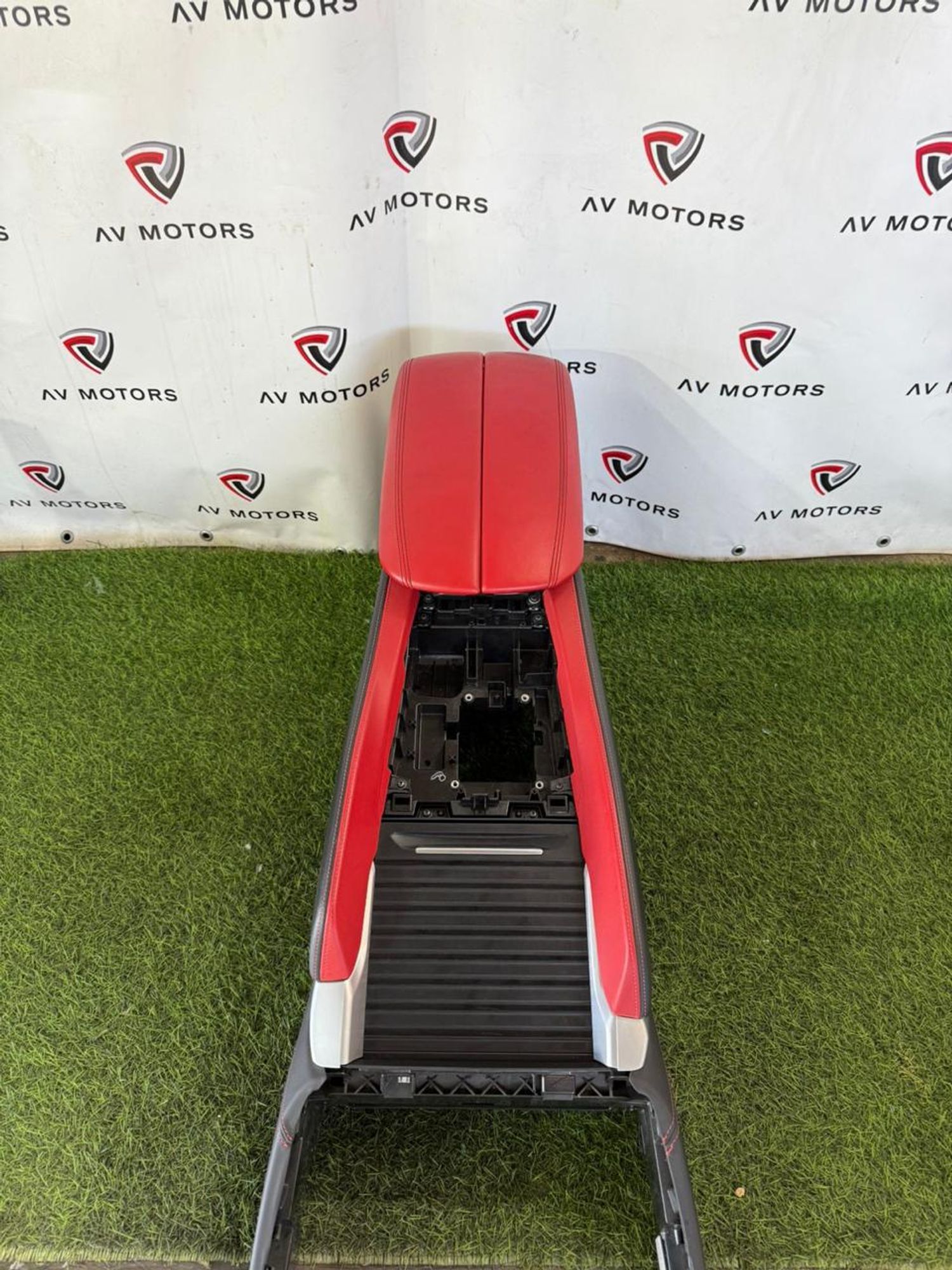 https://ycs.partsauto.market/partsauto-images/thmbs/userImages/82798d1dea2c19ada63d093c70529e74/part/9c90fc1d-a2bd-41d8-94e4-60759a5042ff_1777903987618.jpg