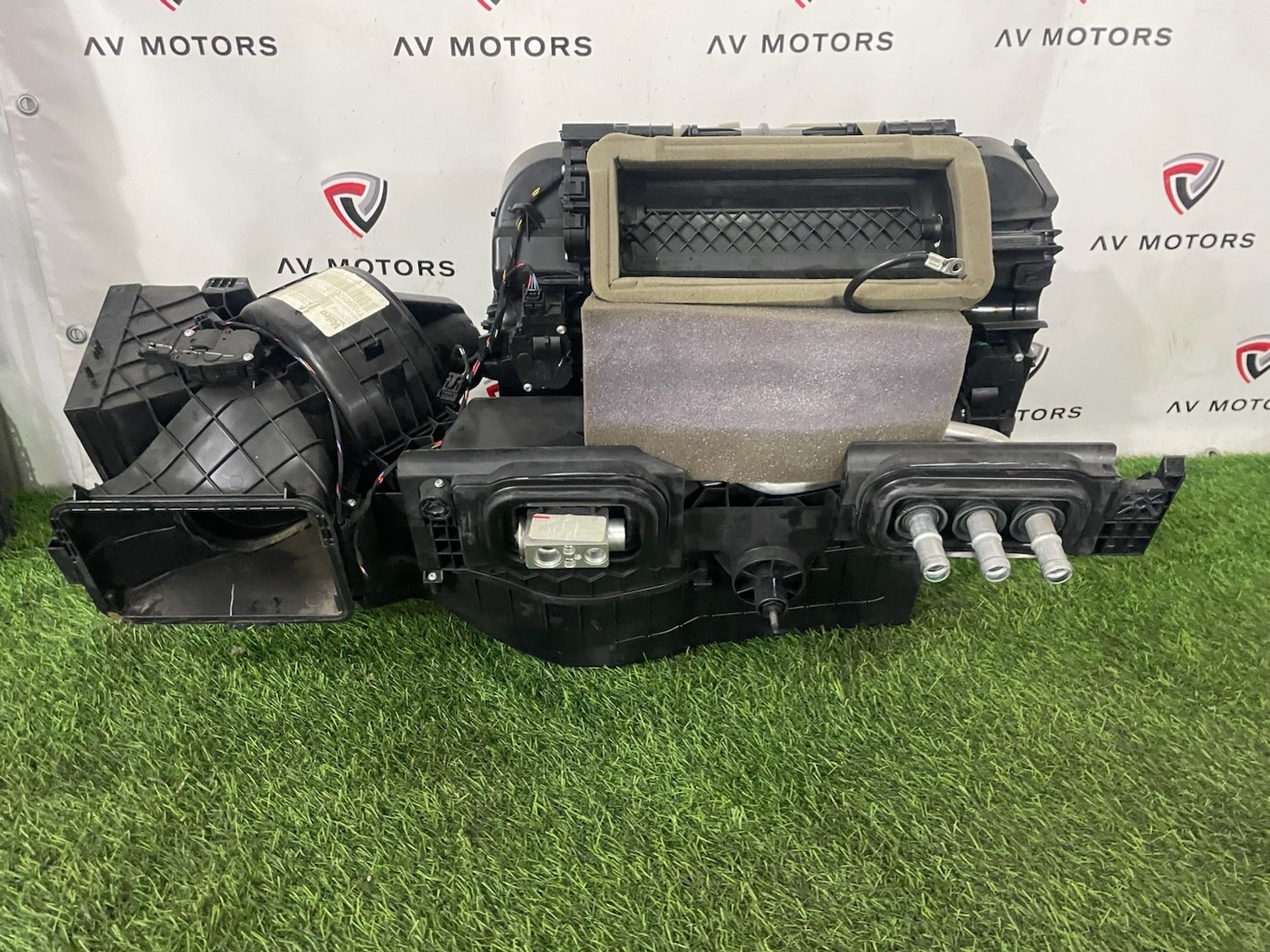 https://ycs.partsauto.market/partsauto-images/thmbs/userImages/82798d1dea2c19ada63d093c70529e74/part/9d235eee-d503-4208-961a-a31b7b96a151_1781096302906.jpg